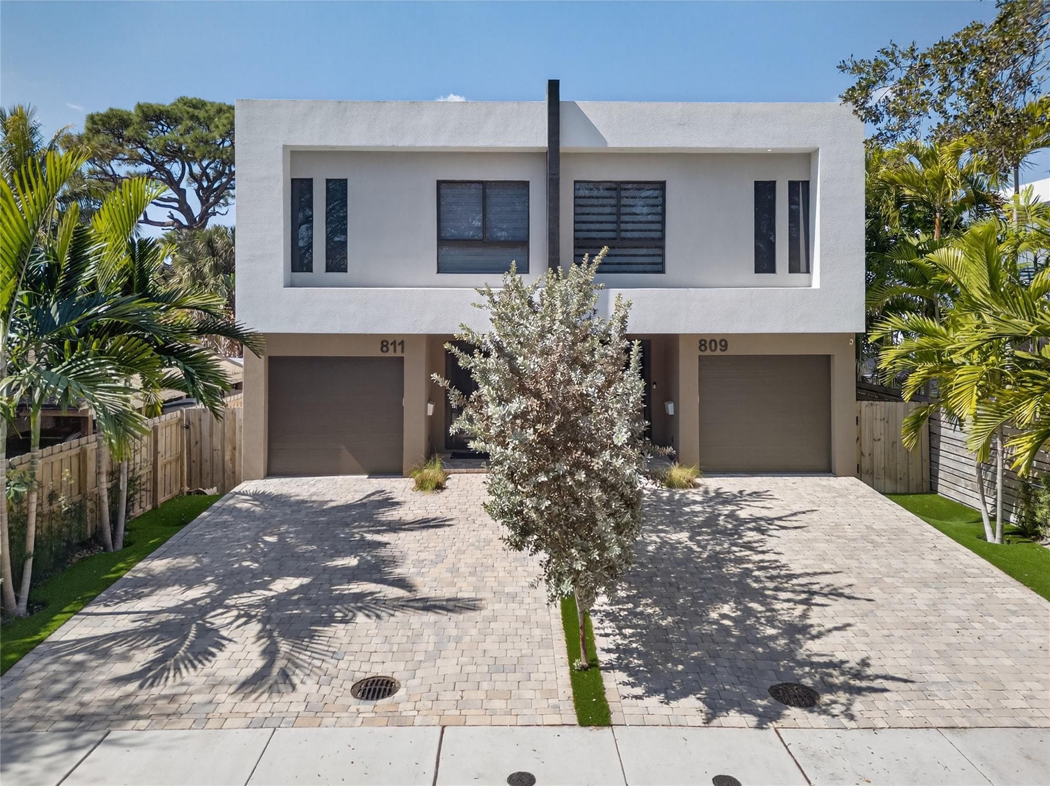 811 SW 10th Terrace, Fort Lauderdale, FL 33315 — photo 2 of 41