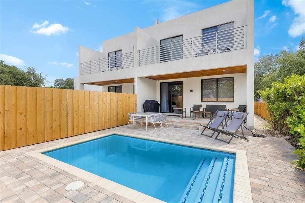 811 SW 10th Terrace, Fort Lauderdale, FL 33315 — photo 19 of 41