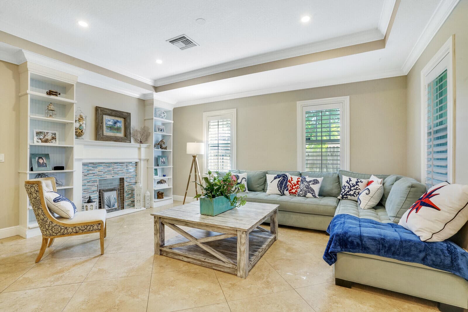 715 SW 25th Place, Boynton Beach, FL 33435 — photo 8 of 32