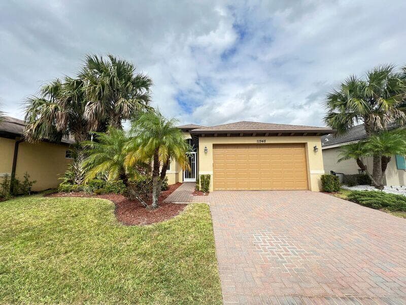 11948 SW Crestwood Circle, Port St. Lucie, FL 34987 — photo 2 of 51