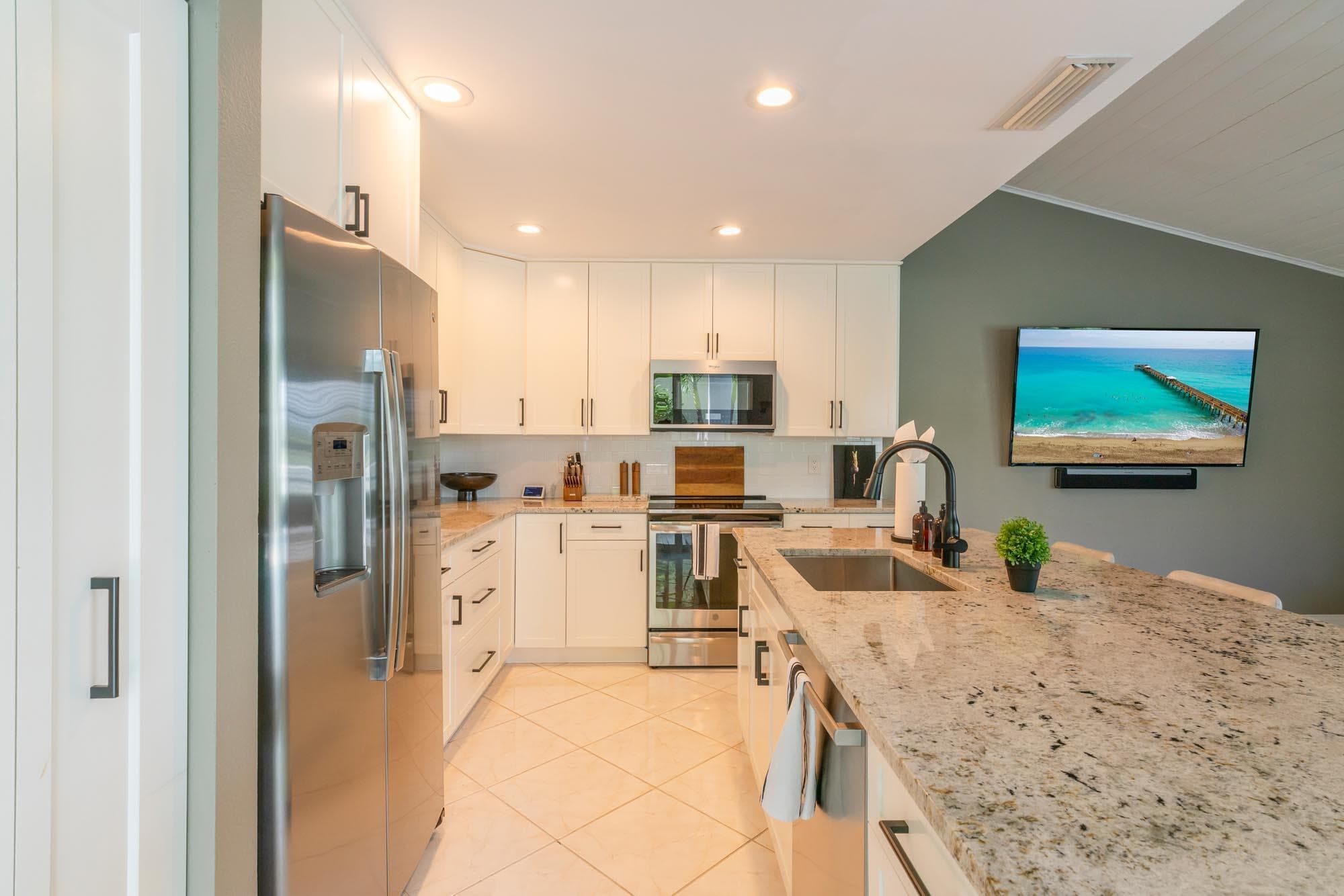 16 Windsor Lane, Palm Beach Gardens, FL 33418 — photo 13 of 50