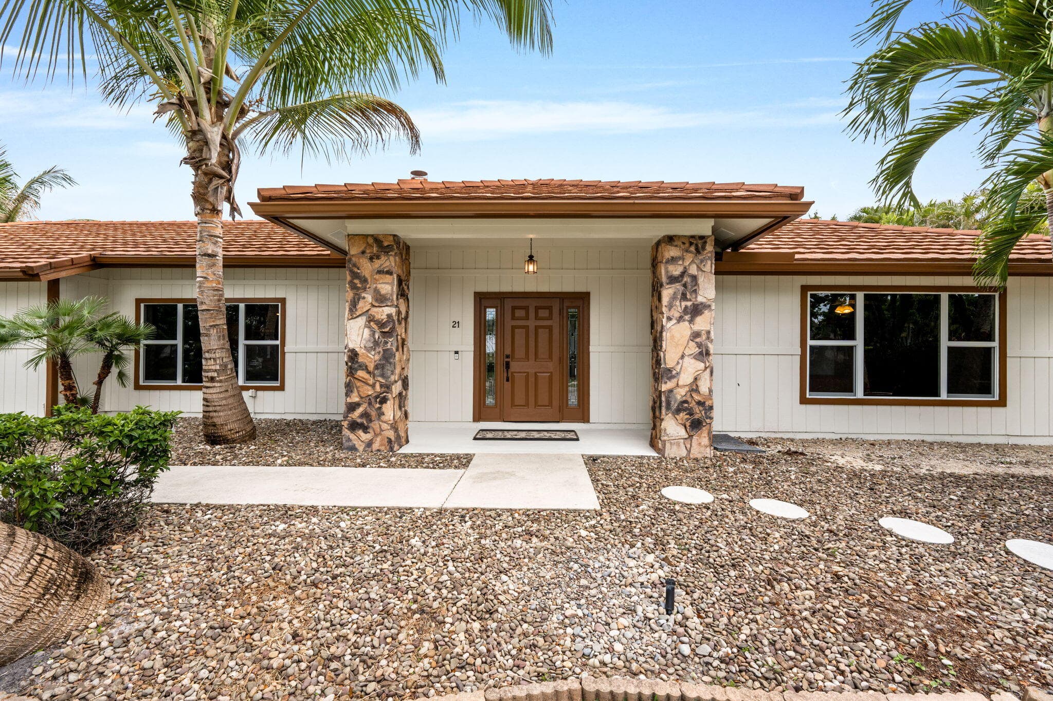 21 Whispering Oaks Circle, West Palm Beach, FL 33411 — photo 3 of 67