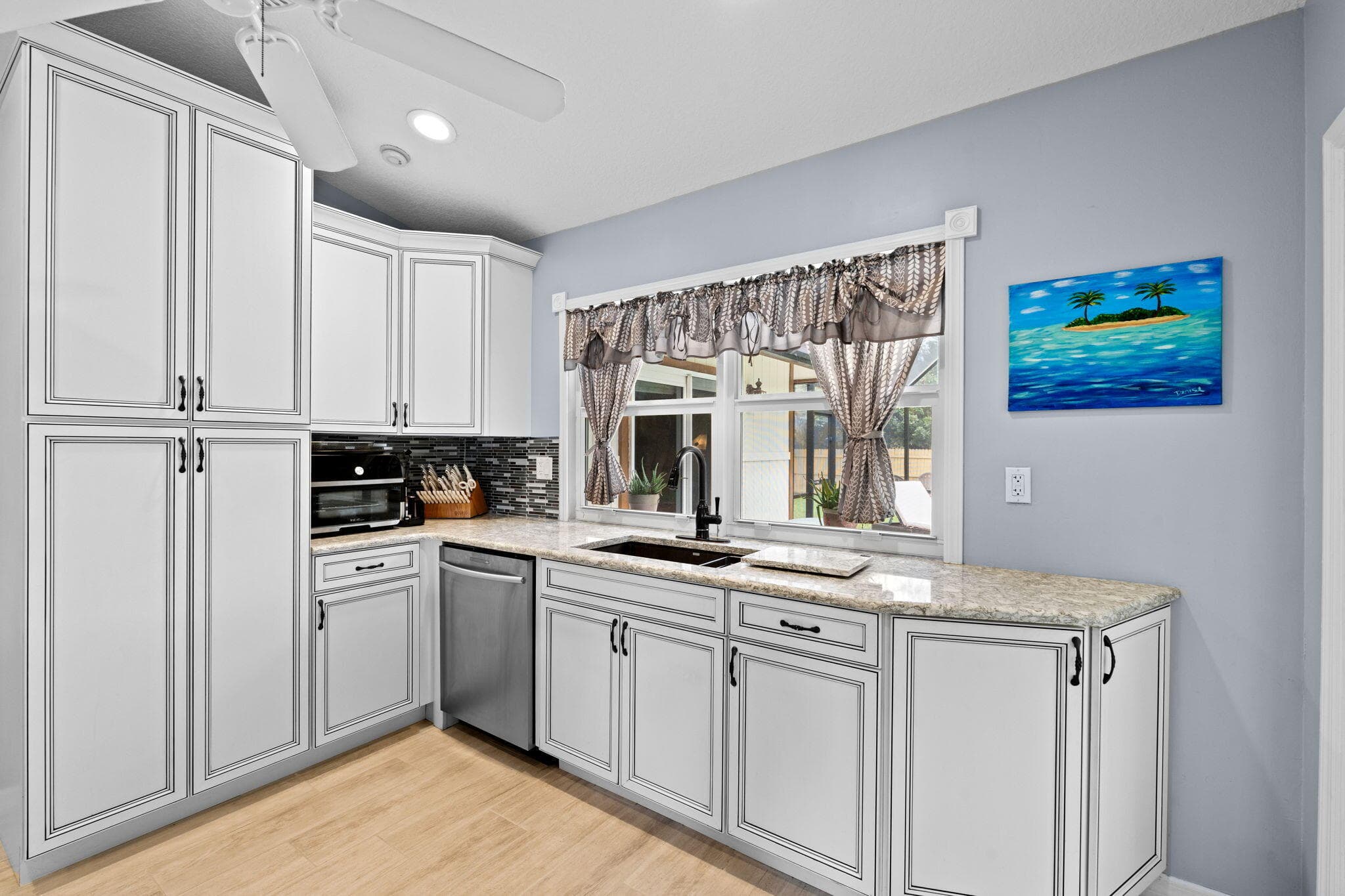 21 Whispering Oaks Circle, West Palm Beach, FL 33411 — photo 10 of 67
