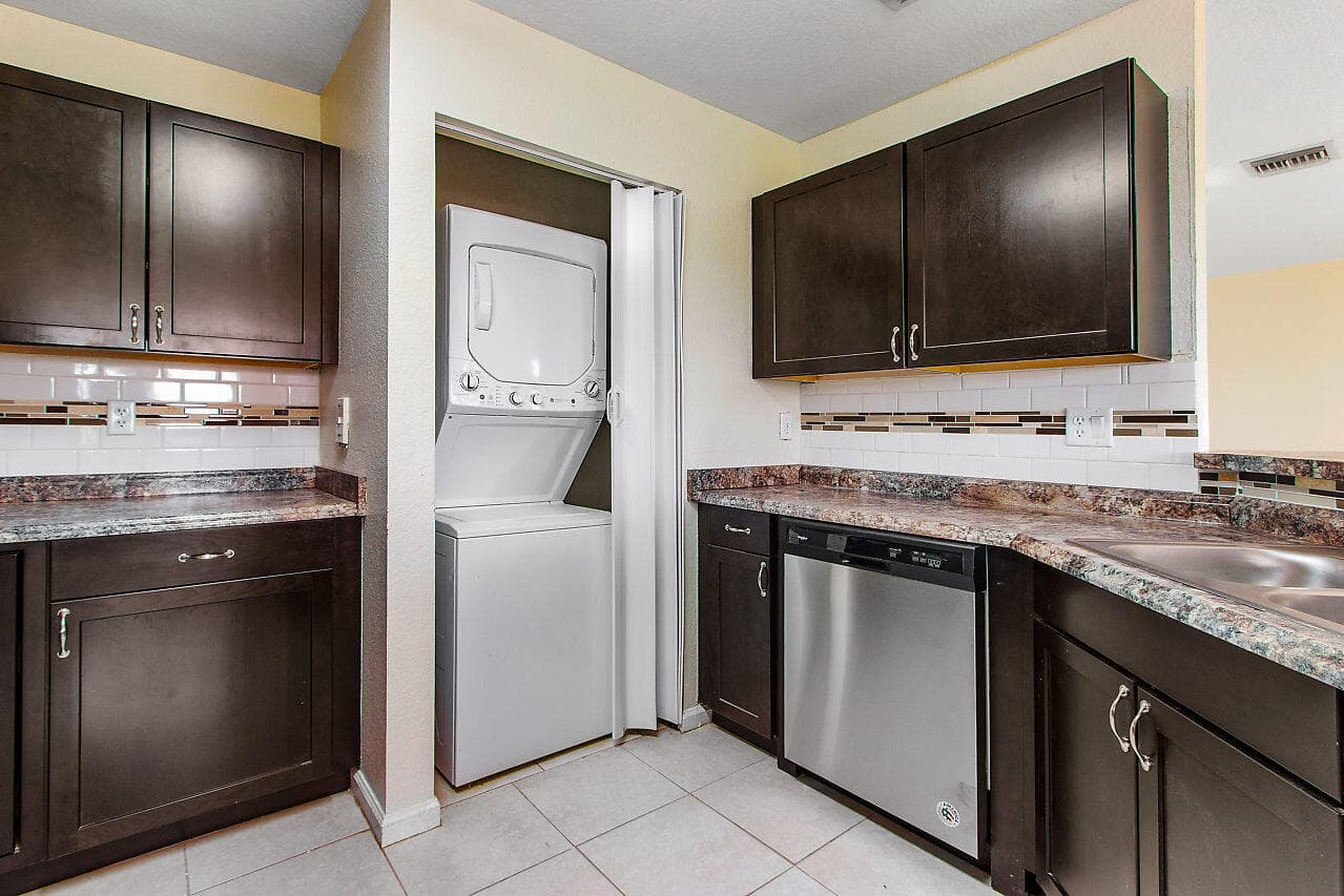 8460 NW 40th Street 84 60, Coral Springs, FL 33065 — photo 2 of 33