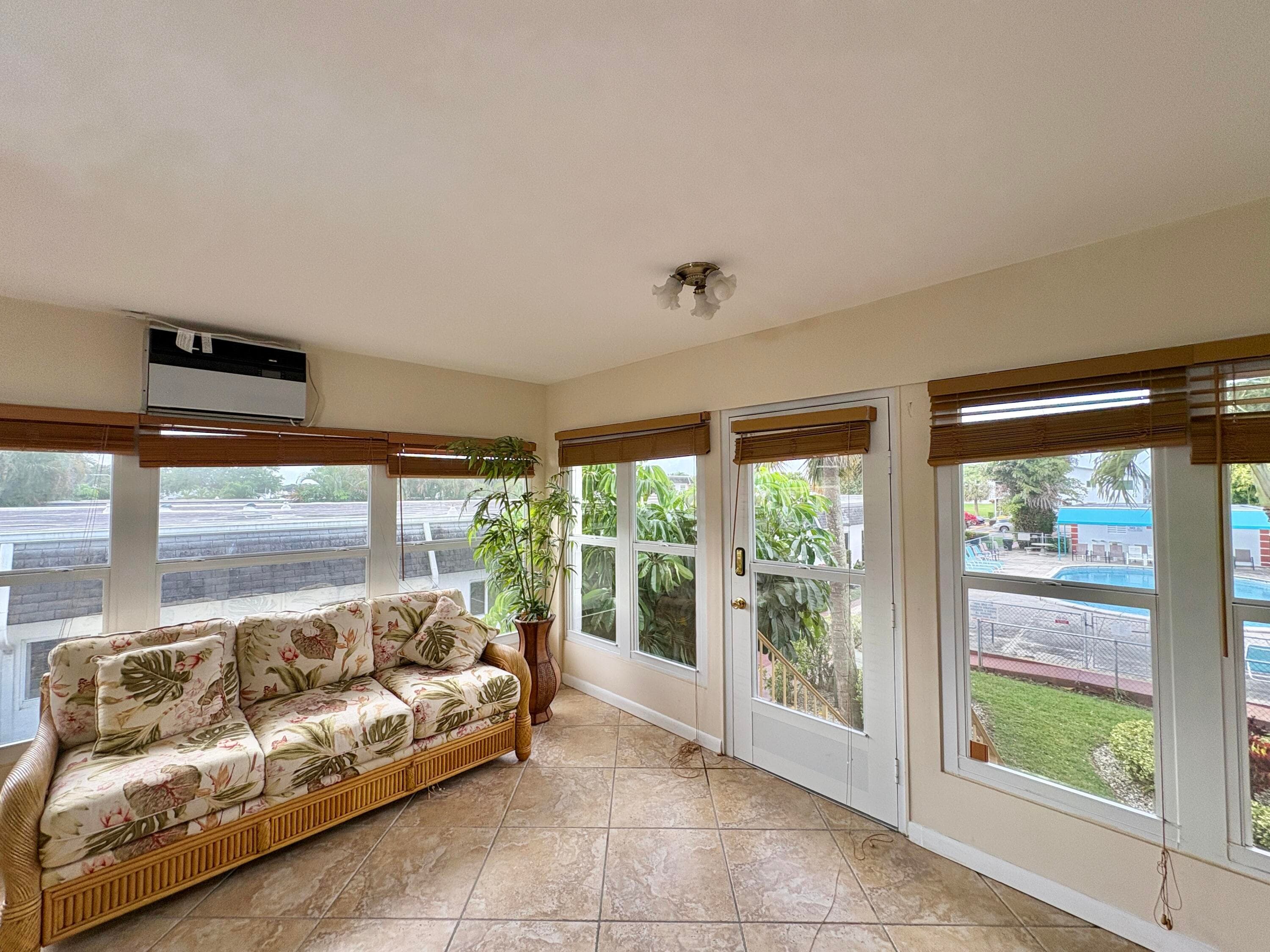 30 Plymouth C, West Palm Beach, FL 33417 — photo 3 of 25