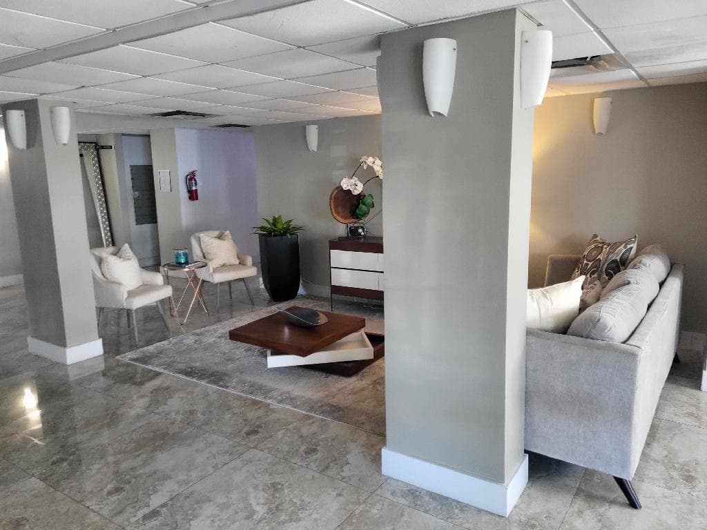 550 Bayshore Drive 104, Fort Lauderdale, FL 33304 — photo 8 of 39