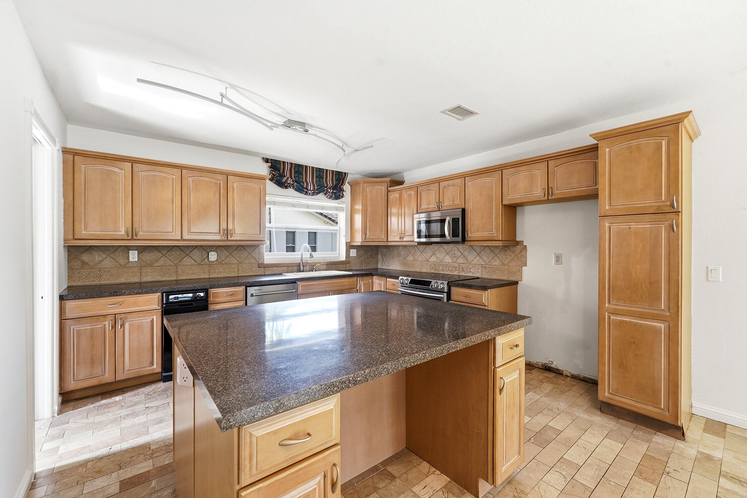 11451 NW 30th Street, Coral Springs, FL 33065 — photo 11 of 42