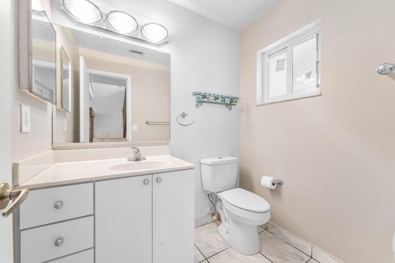 331 NW 101st Terrace, Pembroke Pines, FL 33026 — photo 12 of 35