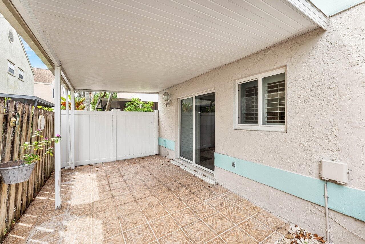 331 NW 101st Terrace, Pembroke Pines, FL 33026 — photo 27 of 35