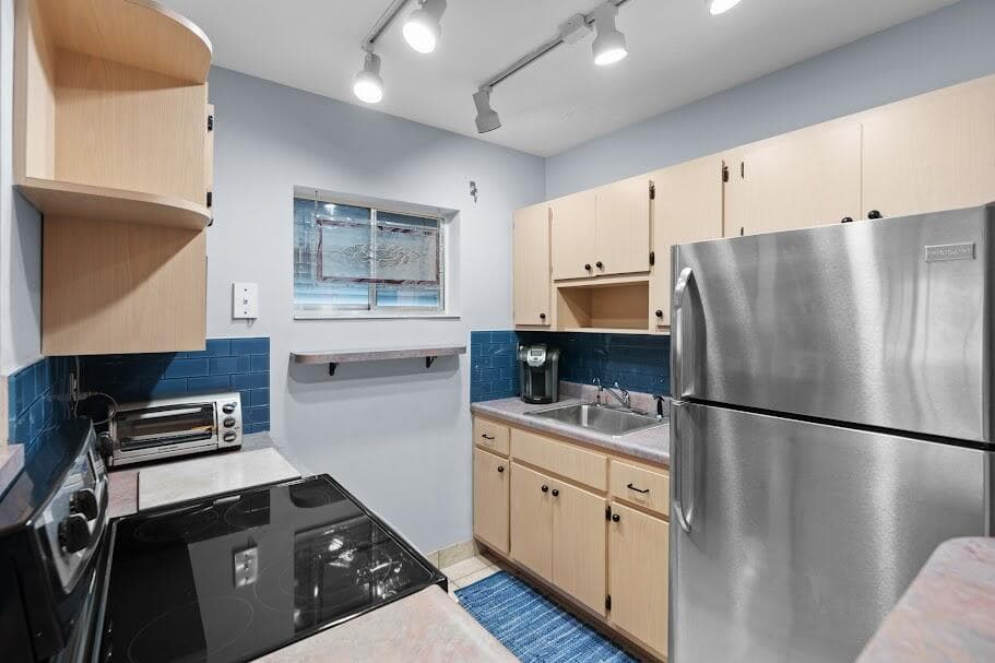 2170 NE 51st Court A21, Fort Lauderdale, FL 33308 — photo 16 of 32