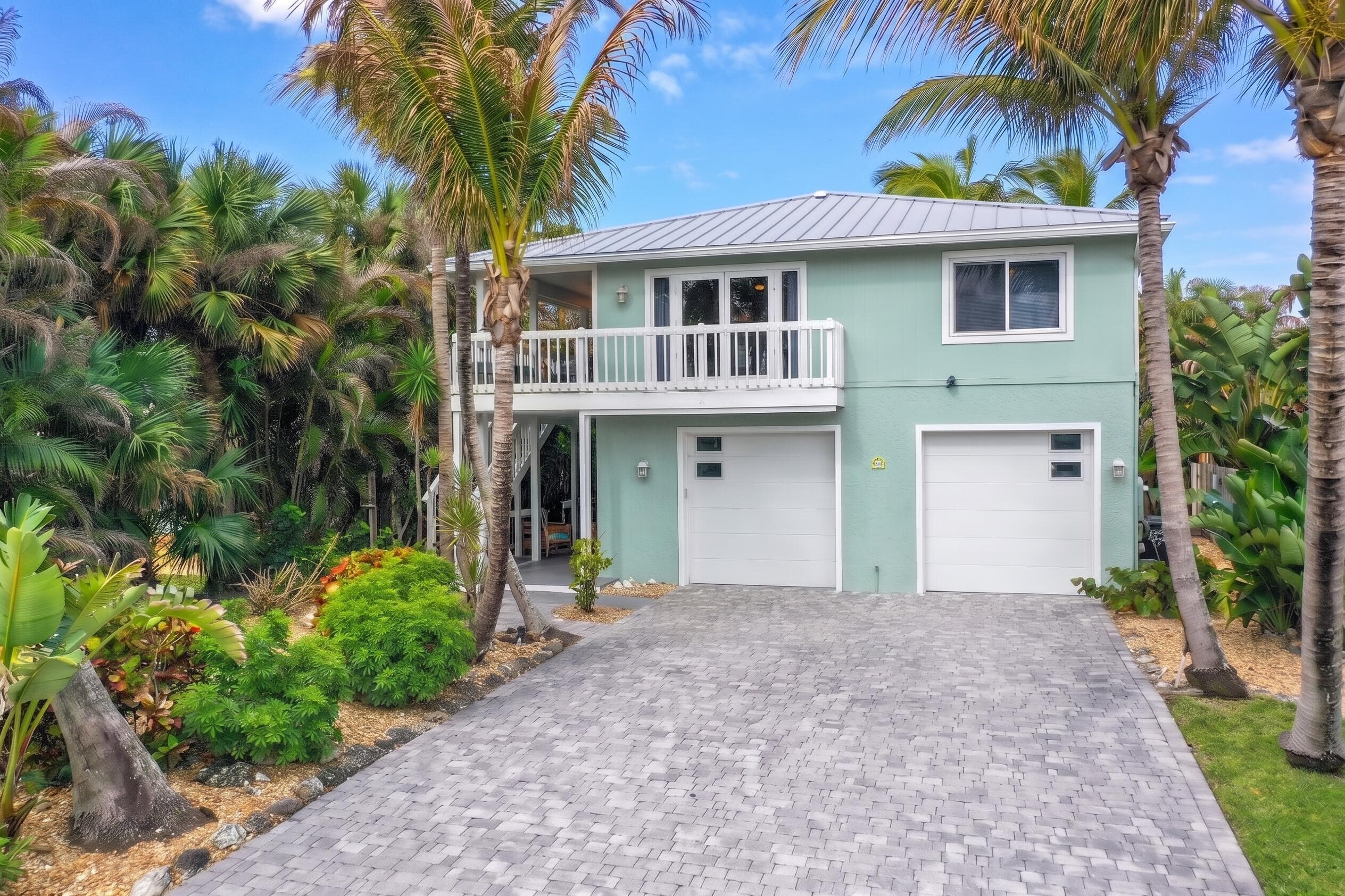 413 Hernando Street, Fort Pierce, FL 34949 — photo 3 of 43