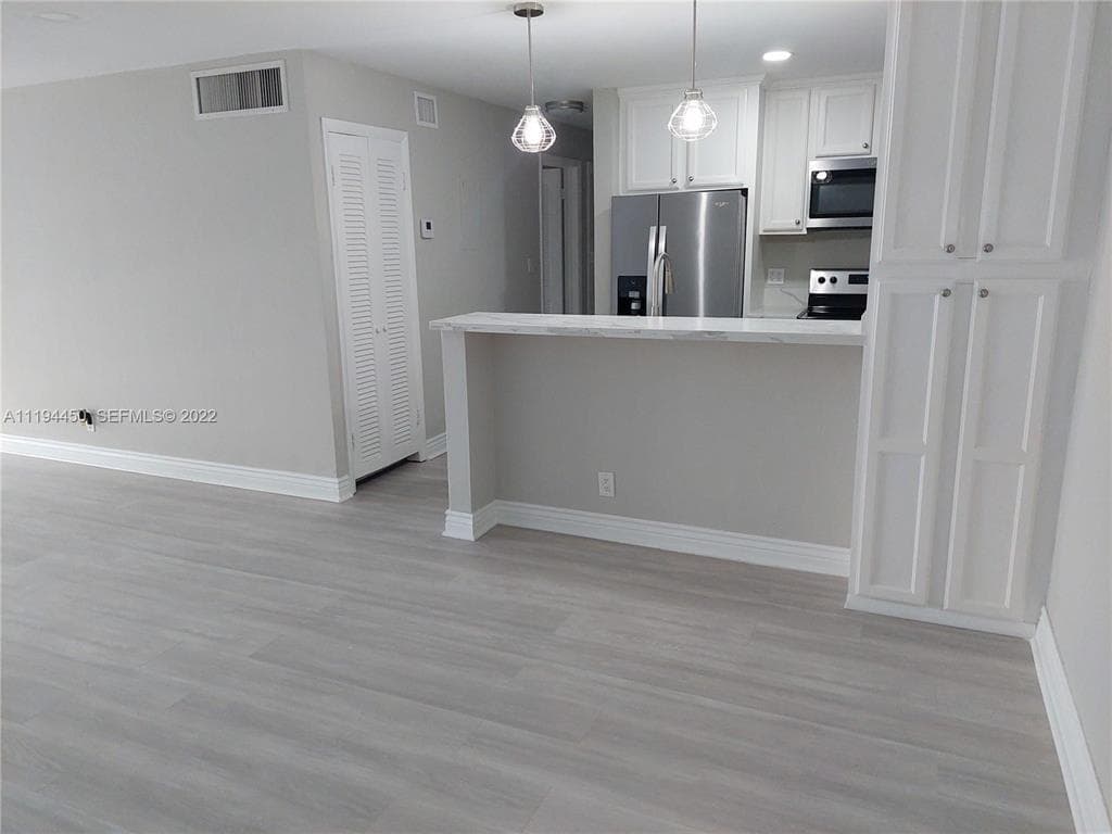1700 SE 15th Street SE 309, Fort Lauderdale, FL 33316 — photo 4 of 24