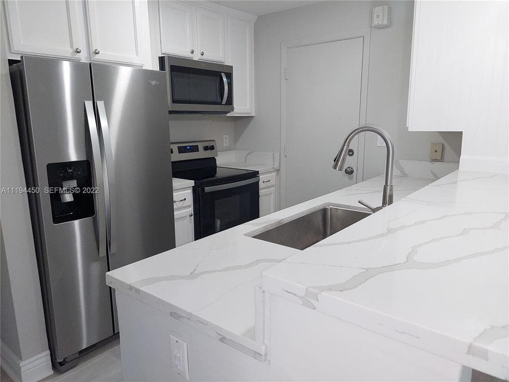 1700 SE 15th Street SE 309, Fort Lauderdale, FL 33316 — photo 6 of 24