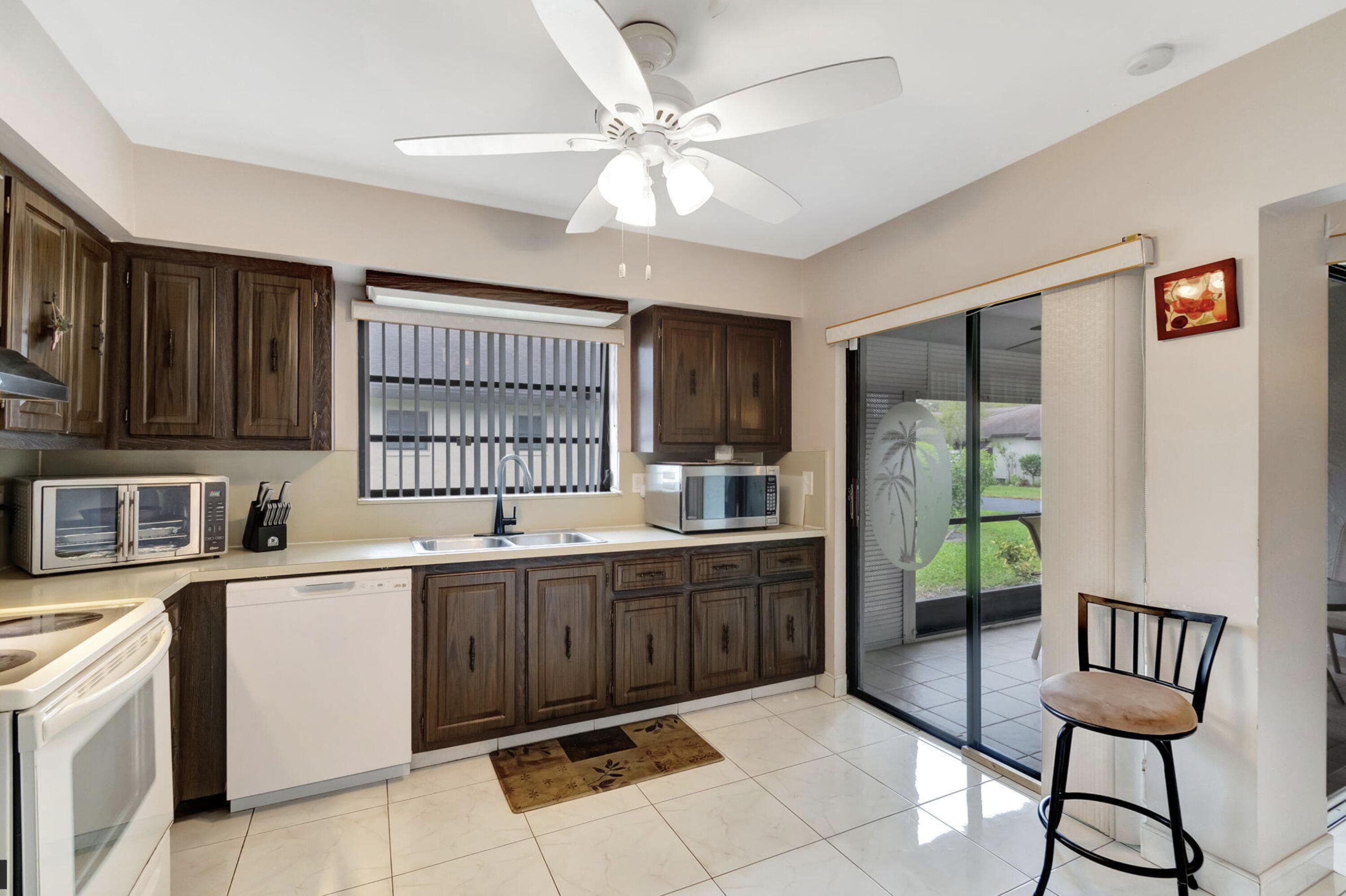 4660 Greentree Place 105b, Boynton Beach, FL 33436 — photo 11 of 22