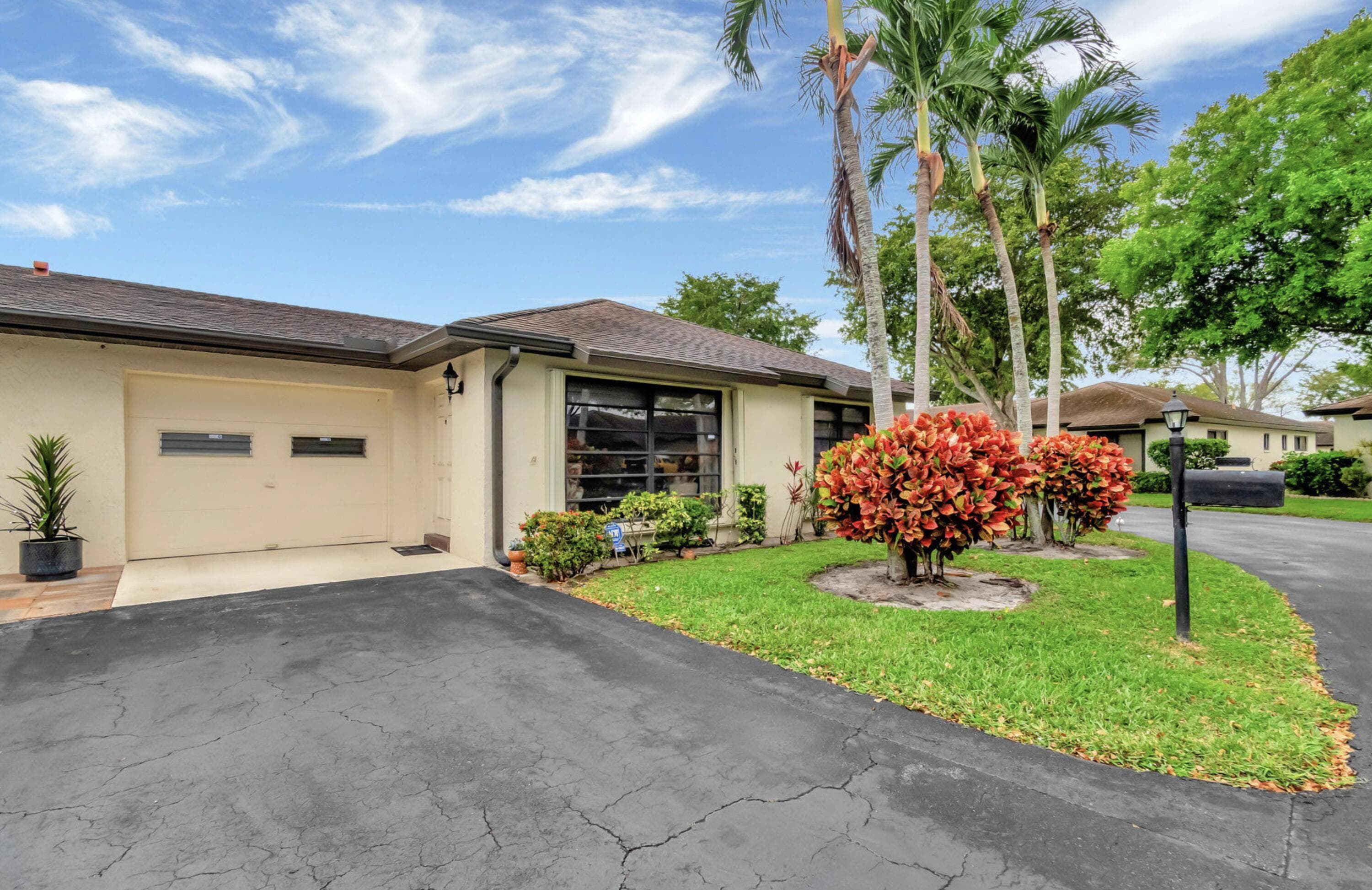 4660 Greentree Place 105b, Boynton Beach, FL 33436 — photo 1 of 22