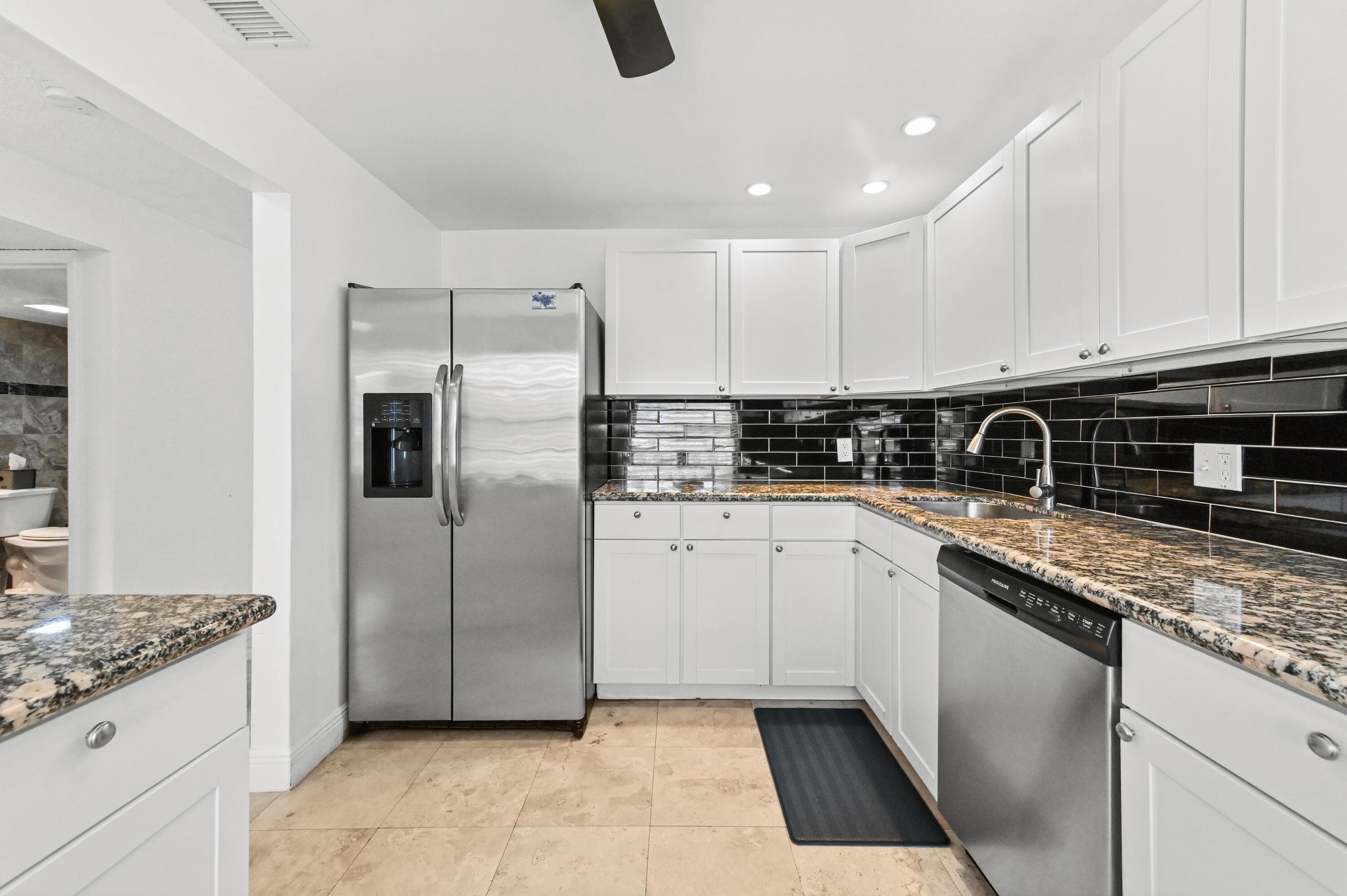 21215 Lago Circle C, Boca Raton, FL 33433 — photo 2 of 35