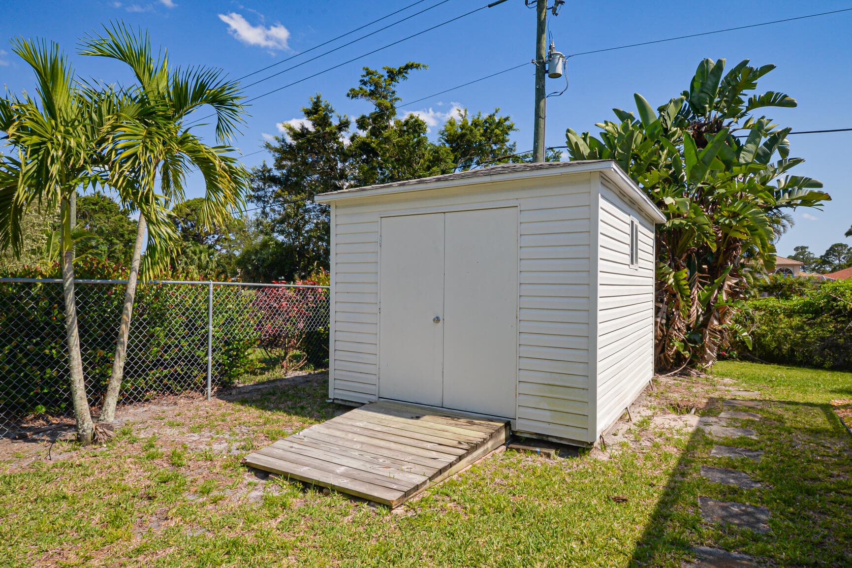 1530 SE Sunshine Avenue, Port St. Lucie, FL 34952 — photo 12 of 39