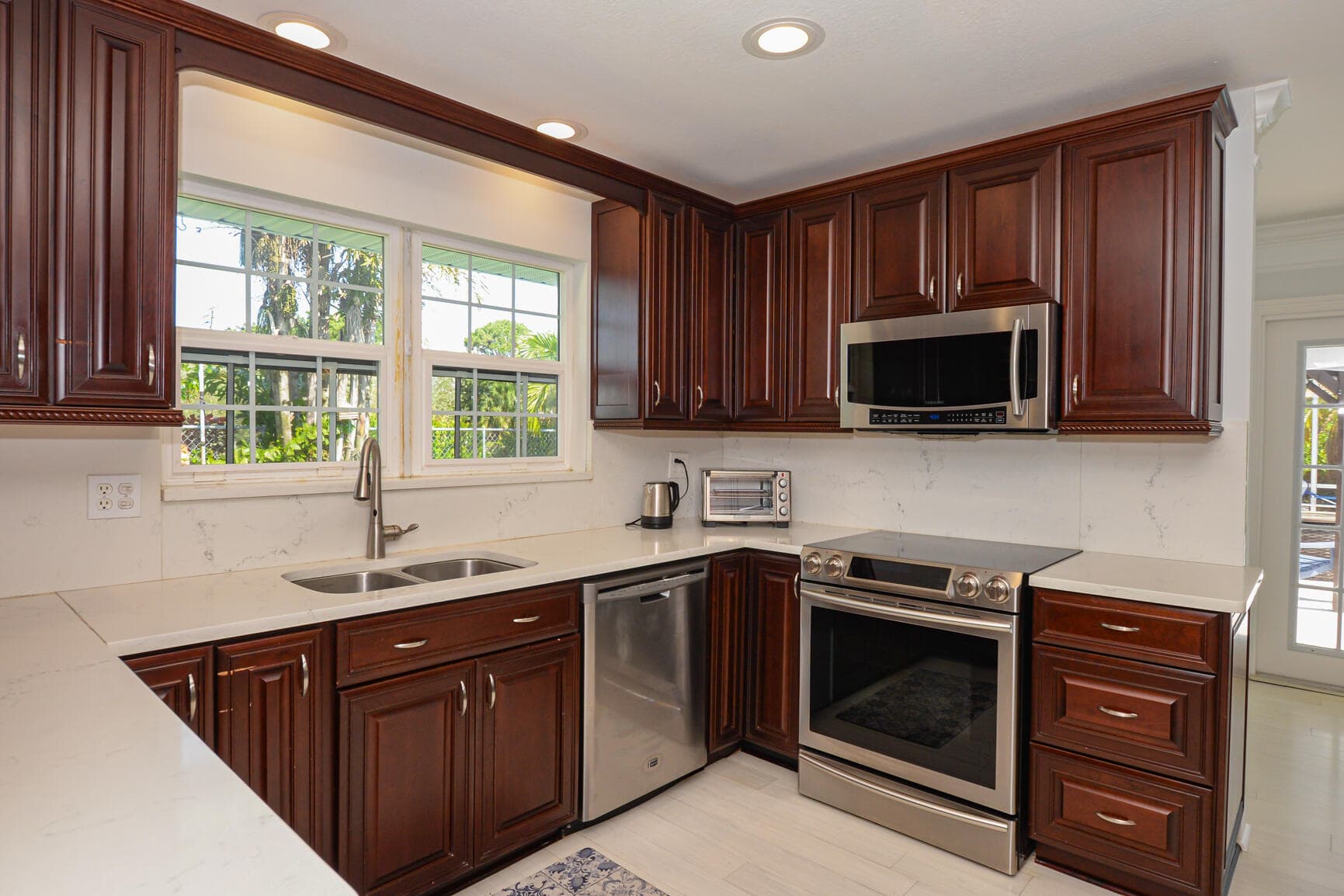 1530 SE Sunshine Avenue, Port St. Lucie, FL 34952 — photo 22 of 39