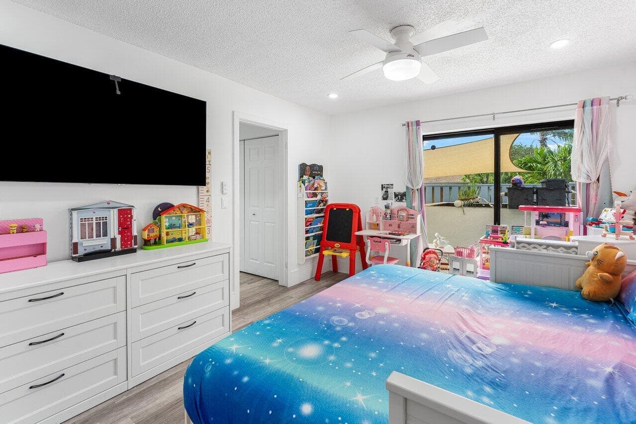 8014 Ambach Way, Hypoluxo, FL 33462 — photo 10 of 20