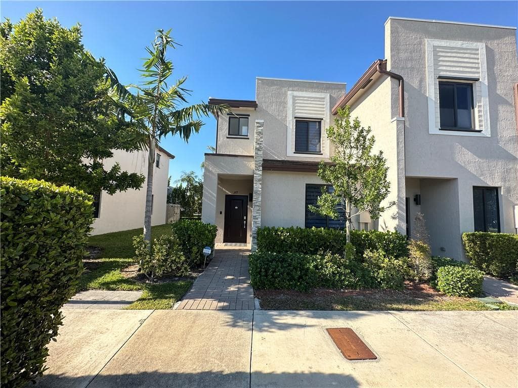 377 NE 208th Terrace 377, Miami, FL 33179 — photo 2 of 16