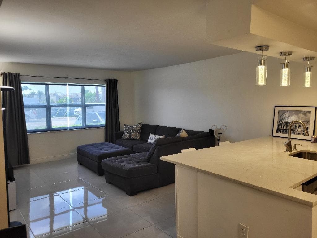 550 Bayshore Drive 104, Fort Lauderdale, FL 33304 — photo 14 of 39