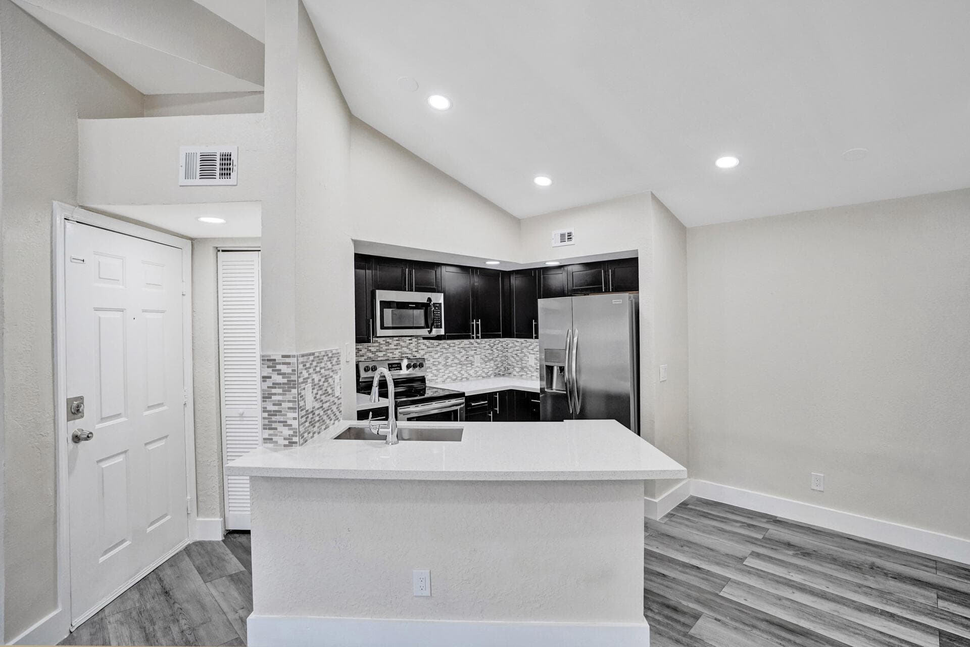 595 Vista Isles Drive 1925, Sunrise, FL 33325 — photo 5 of 34