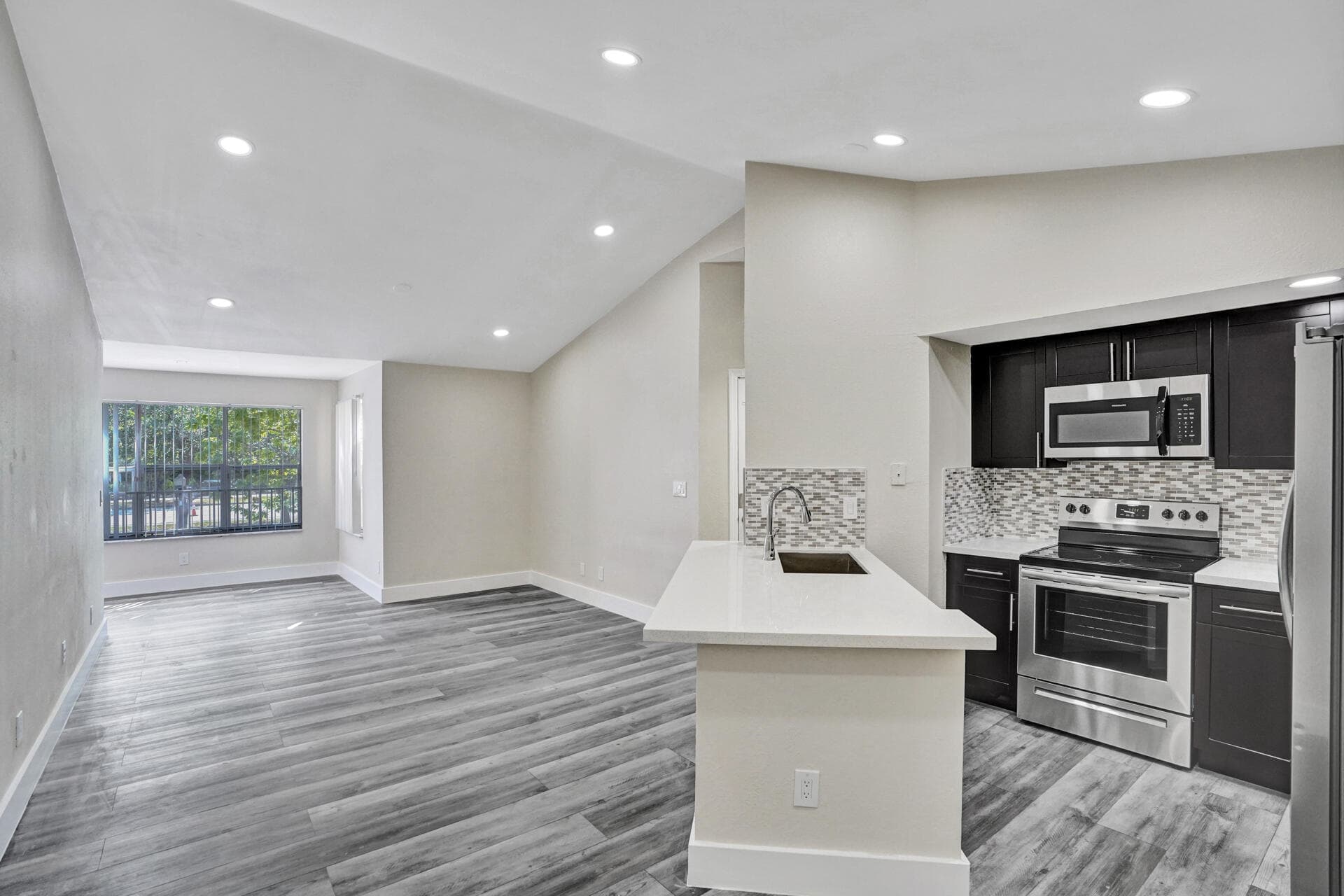 595 Vista Isles Drive 1925, Sunrise, FL 33325 — photo 7 of 34
