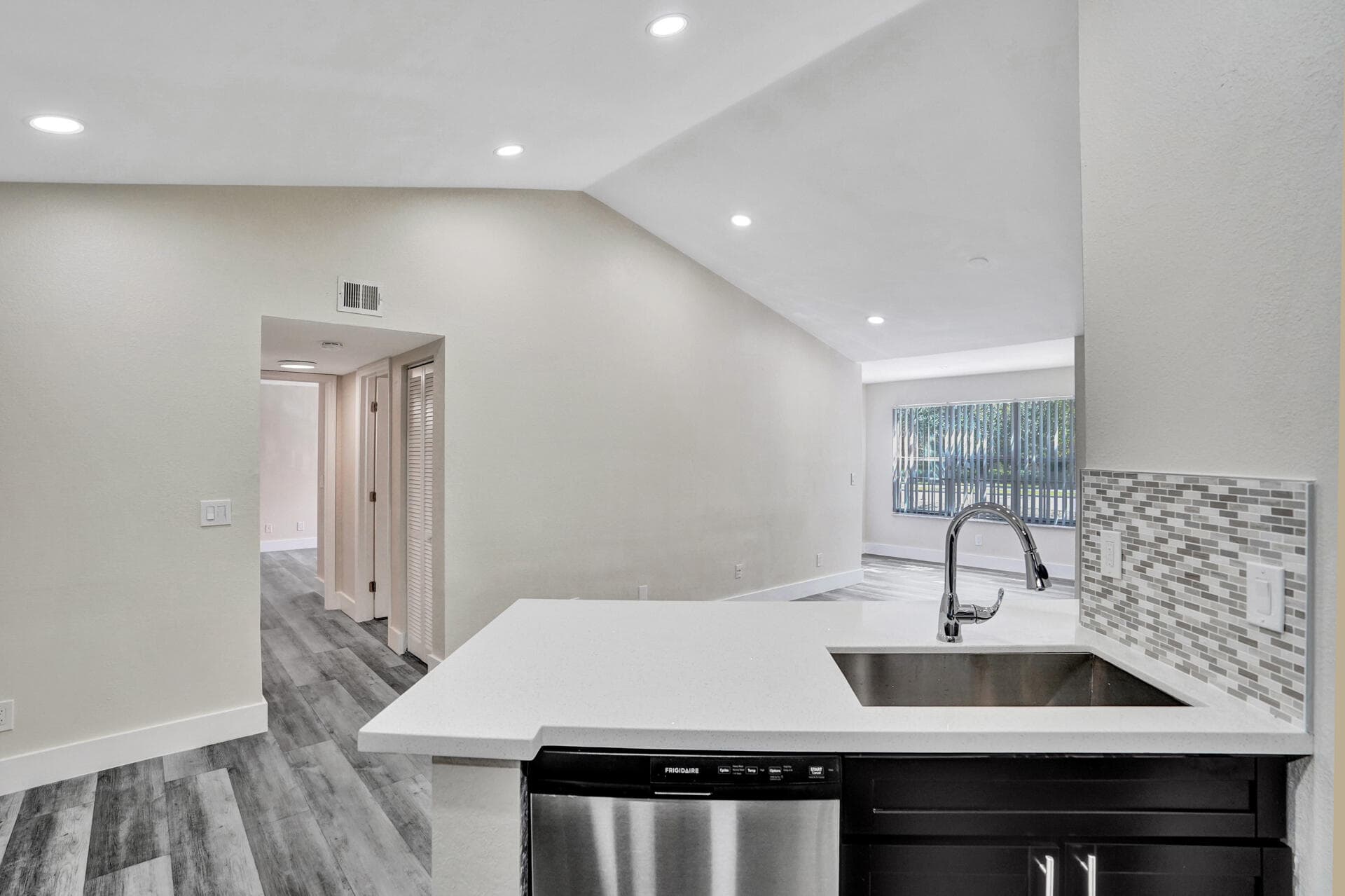 595 Vista Isles Drive 1925, Sunrise, FL 33325 — photo 3 of 34