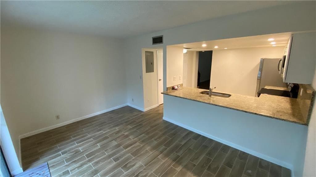 5269 SW 40th Avenue 21, Dania Beach, FL 33314 — photo 2 of 11