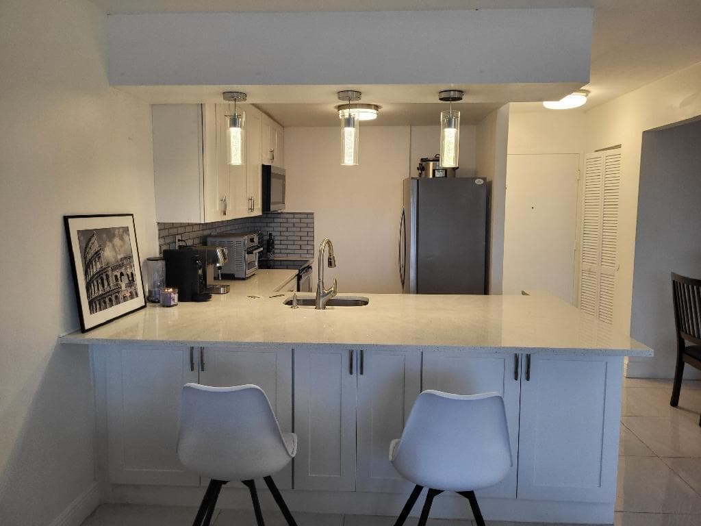 550 Bayshore Drive 104, Fort Lauderdale, FL 33304 — photo 20 of 39