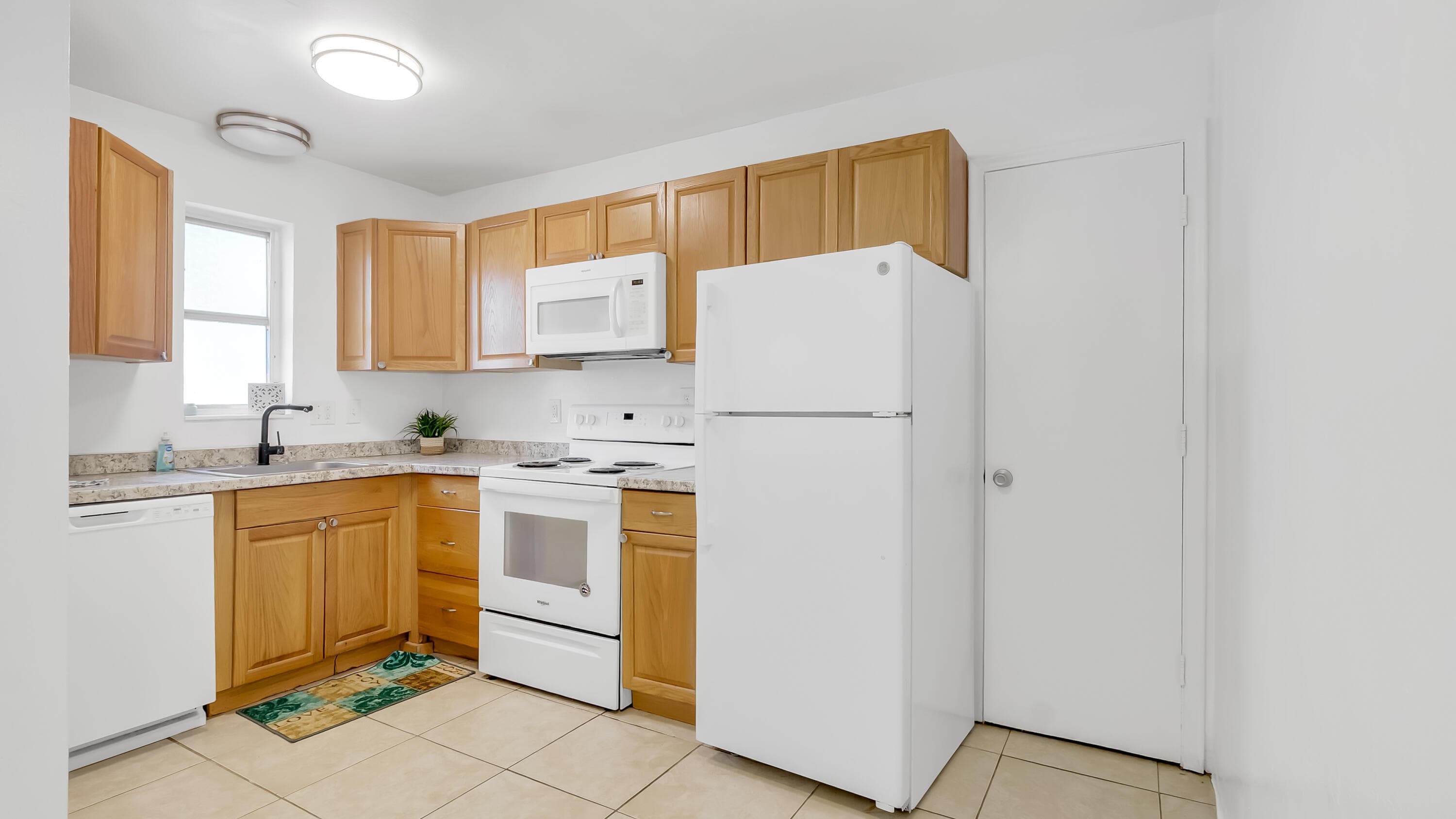 711 SE 15th Street 5, Fort Lauderdale, FL 33316 — photo 2 of 47