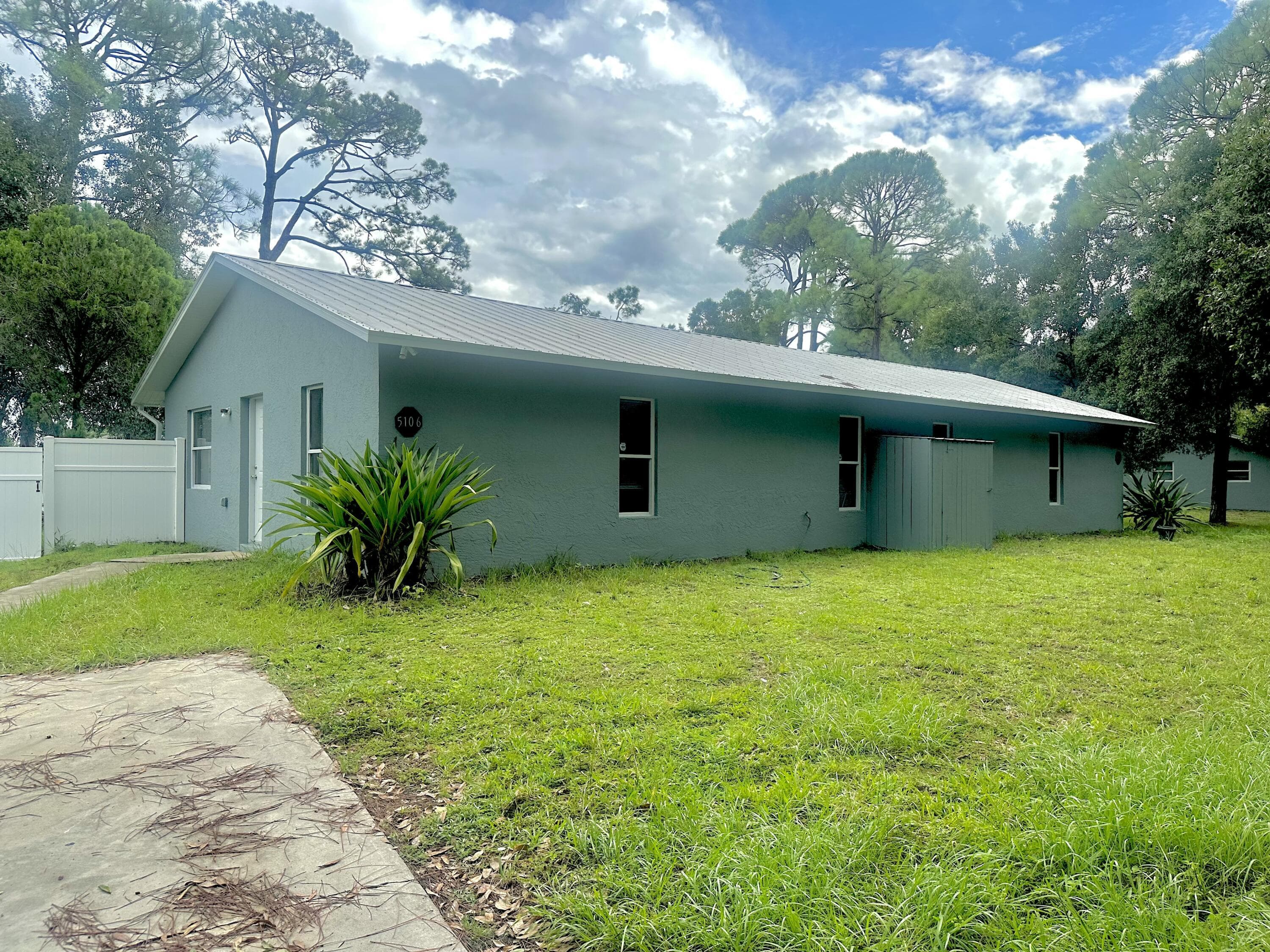 5106 Sanibel Avenue, Fort Pierce, FL 34951 — photo 4 of 21