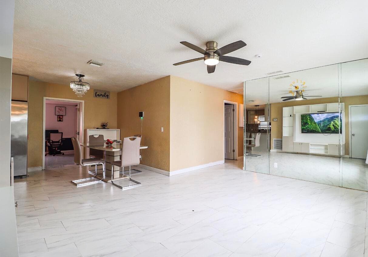 219 NE 6th Avenue, Boynton Beach, FL 33435 — photo 4 of 18