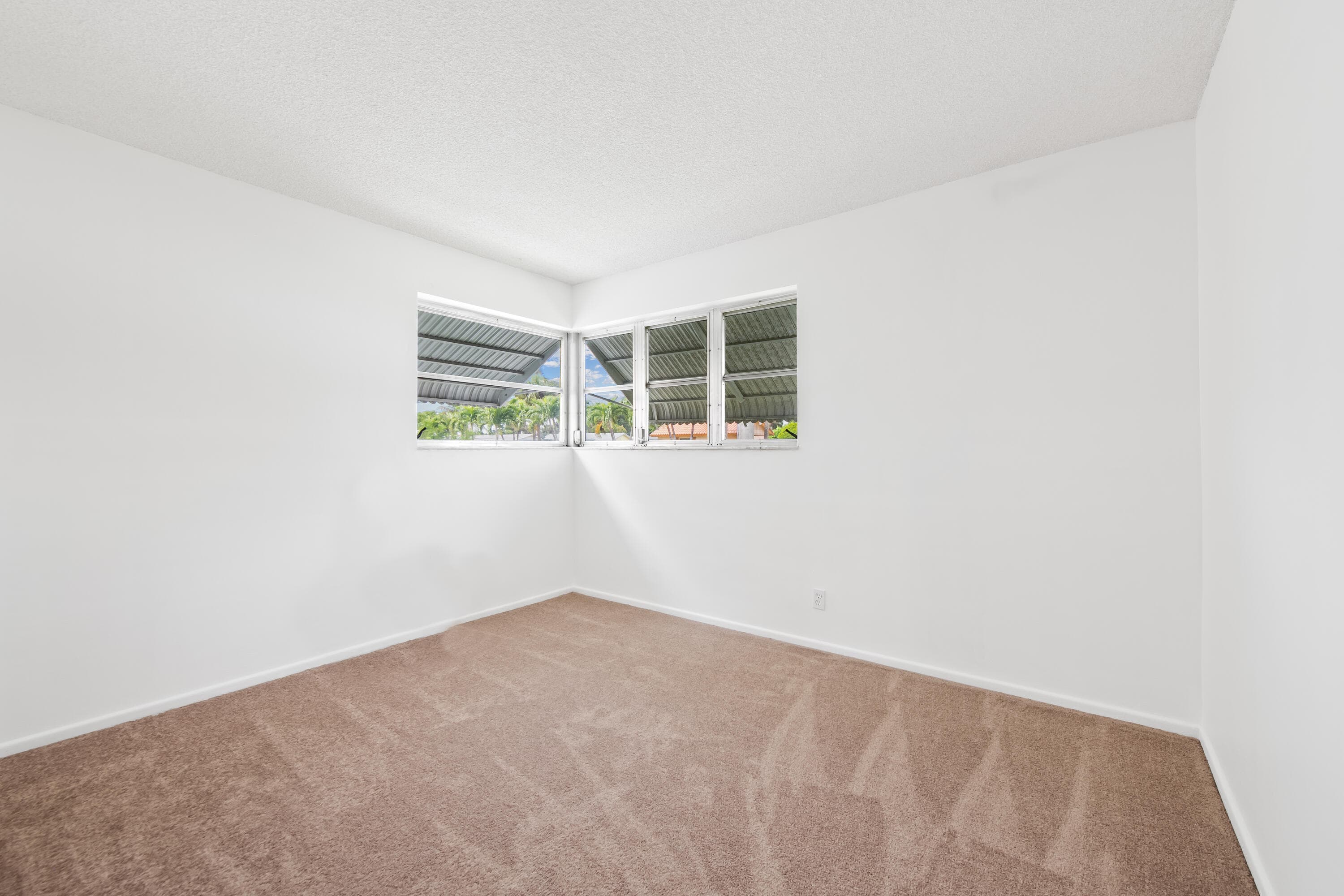 4524 NW 43rd Avenue, Tamarac, FL 33319 — photo 4 of 27