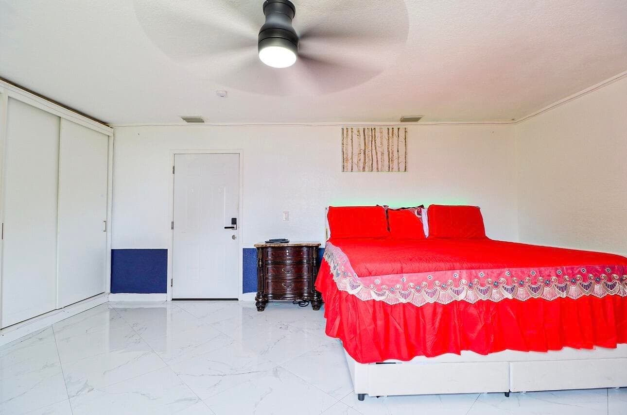 219 NE 6th Avenue, Boynton Beach, FL 33435 — photo 11 of 18