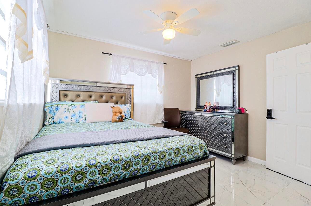 219 NE 6th Avenue, Boynton Beach, FL 33435 — photo 7 of 18