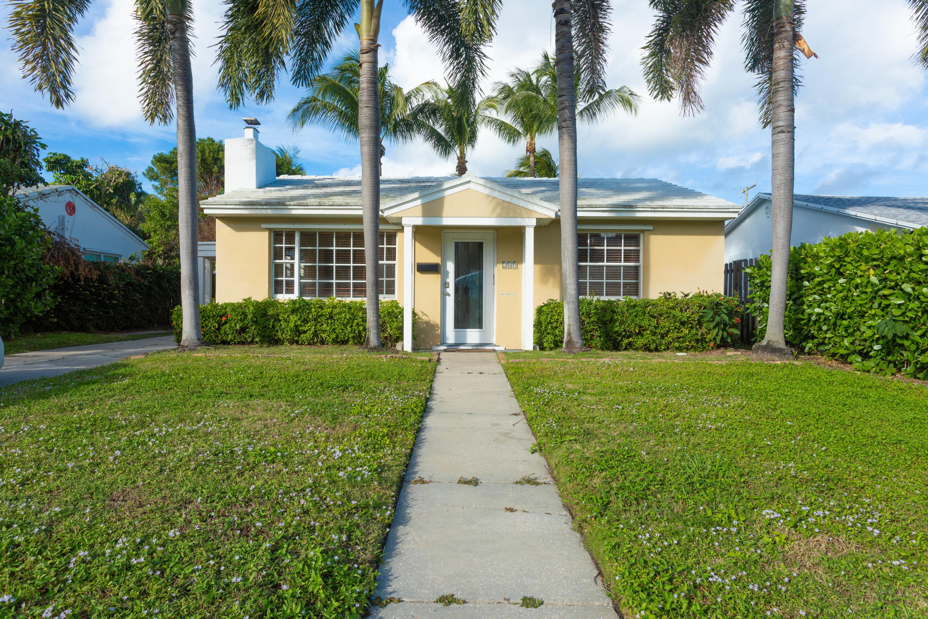 245 Cortez Road, West Palm Beach, FL 33405 — photo 2 of 33