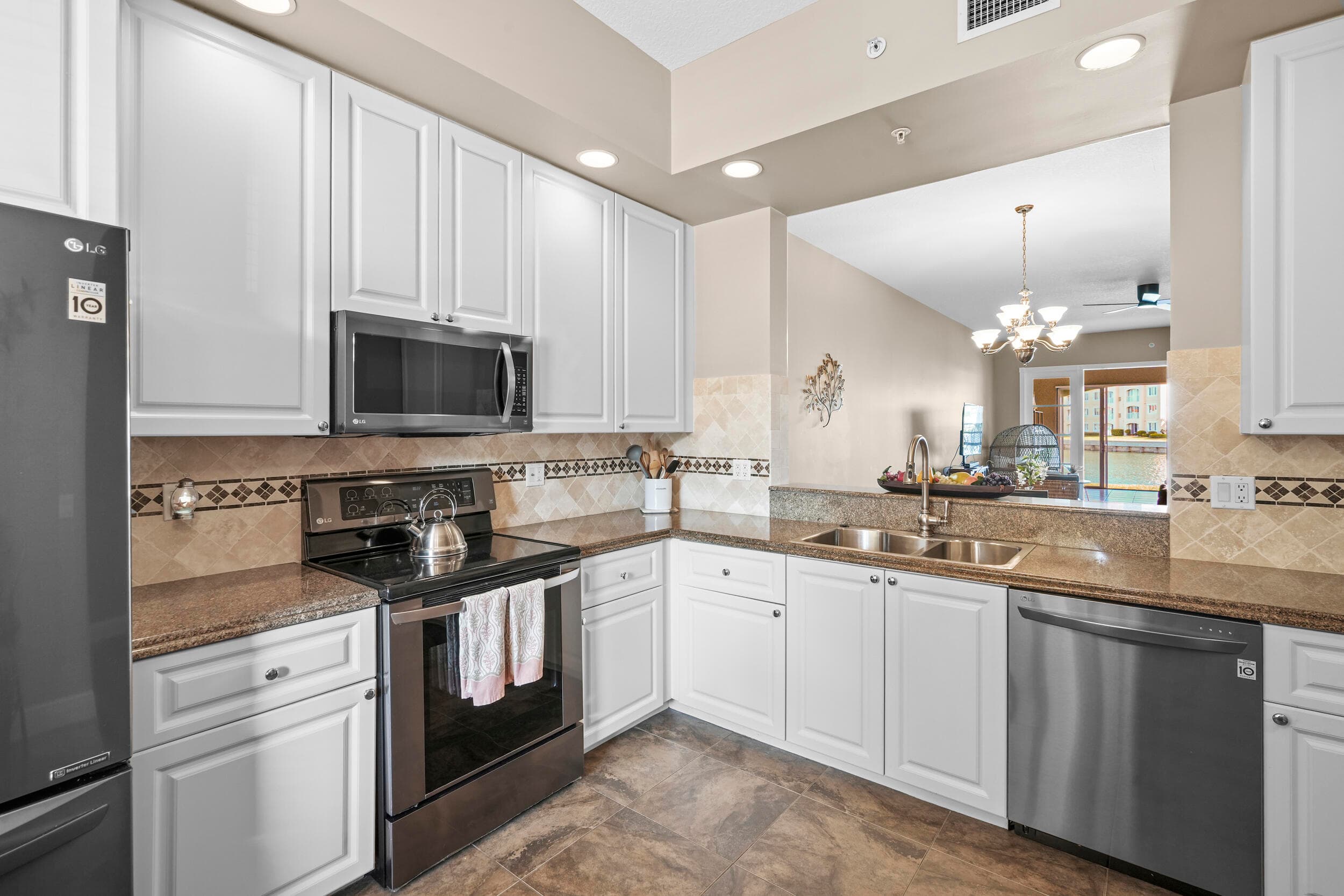 16 W Harbour Isle Dr Drive W 106, Fort Pierce, FL 34949 — photo 11 of 52