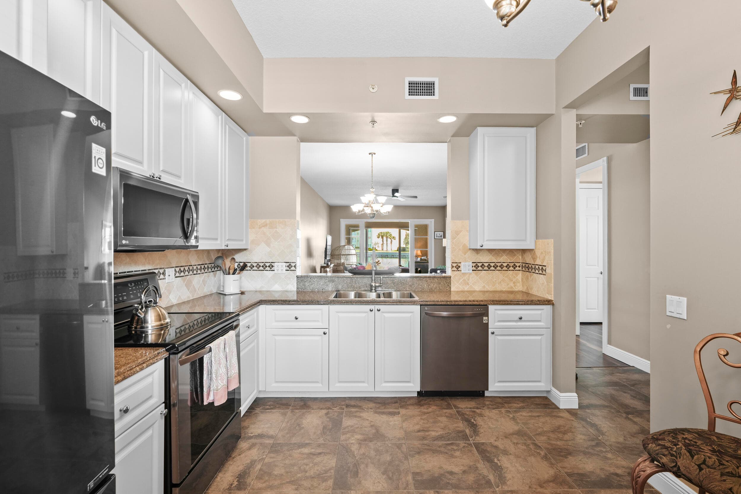 16 W Harbour Isle Dr Drive W 106, Fort Pierce, FL 34949 — photo 13 of 52