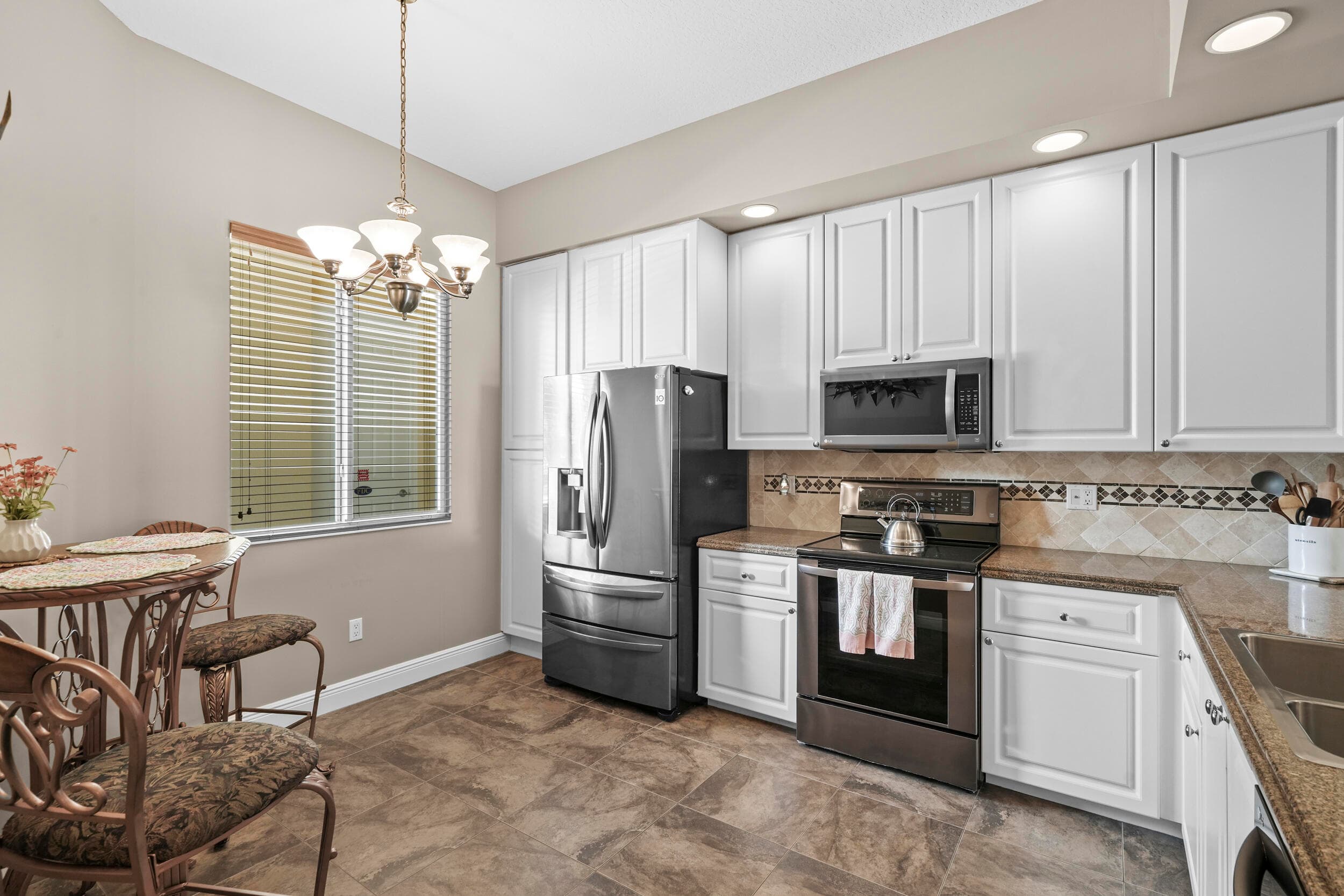 16 W Harbour Isle Dr Drive W 106, Fort Pierce, FL 34949 — photo 12 of 52