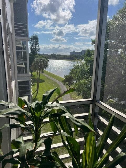 2751 N Palm Aire Drive 402, Pompano Beach, FL 33069 — photo 29 of 48