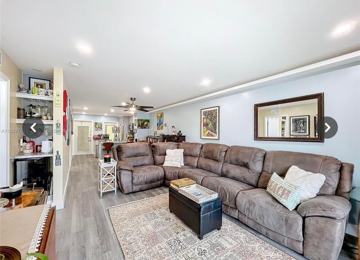 460 Paradise Isle Boulevard 205, Hallandale Beach, FL 33009 — photo 4 of 26