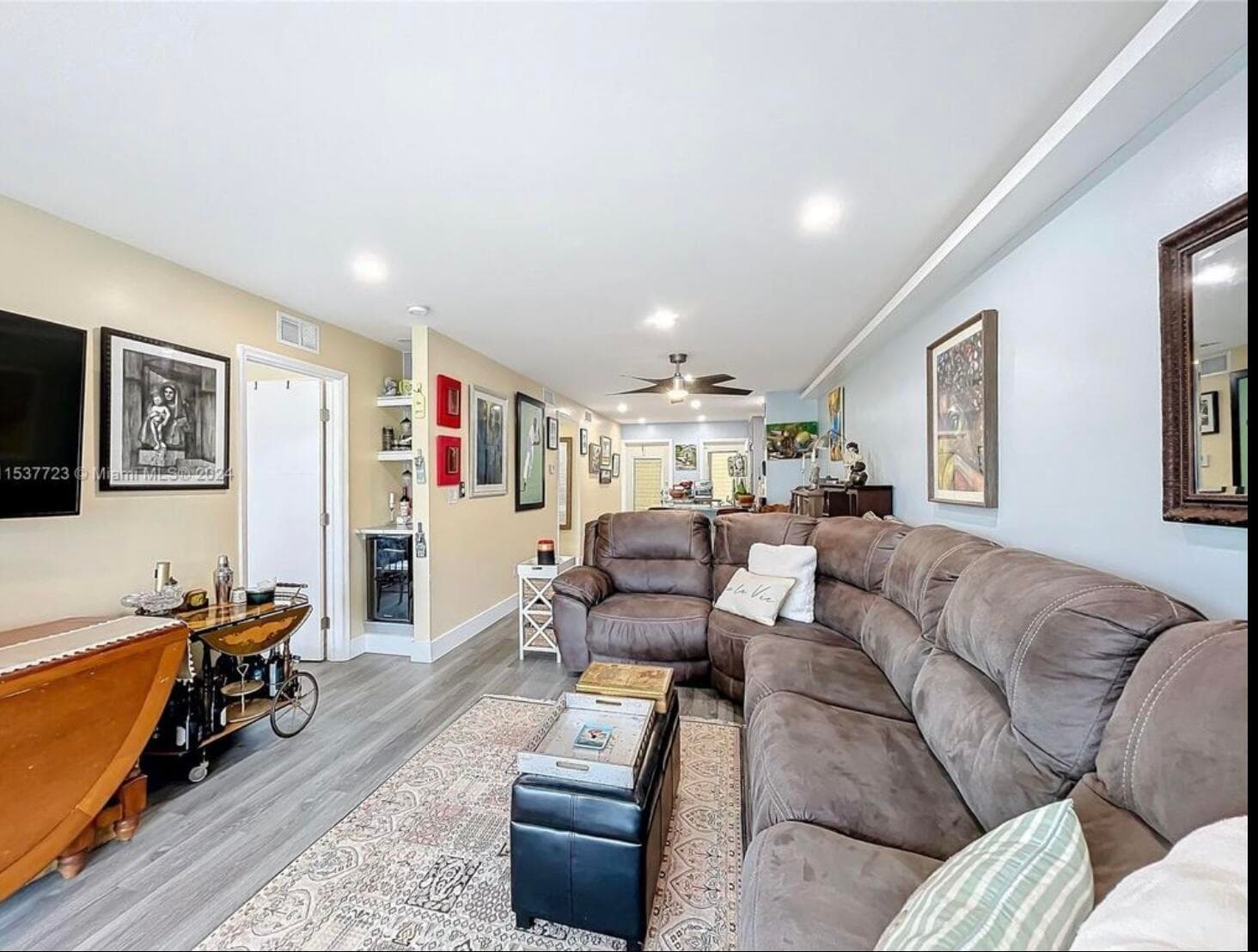 460 Paradise Isle Boulevard 205, Hallandale Beach, FL 33009 — photo 19 of 26