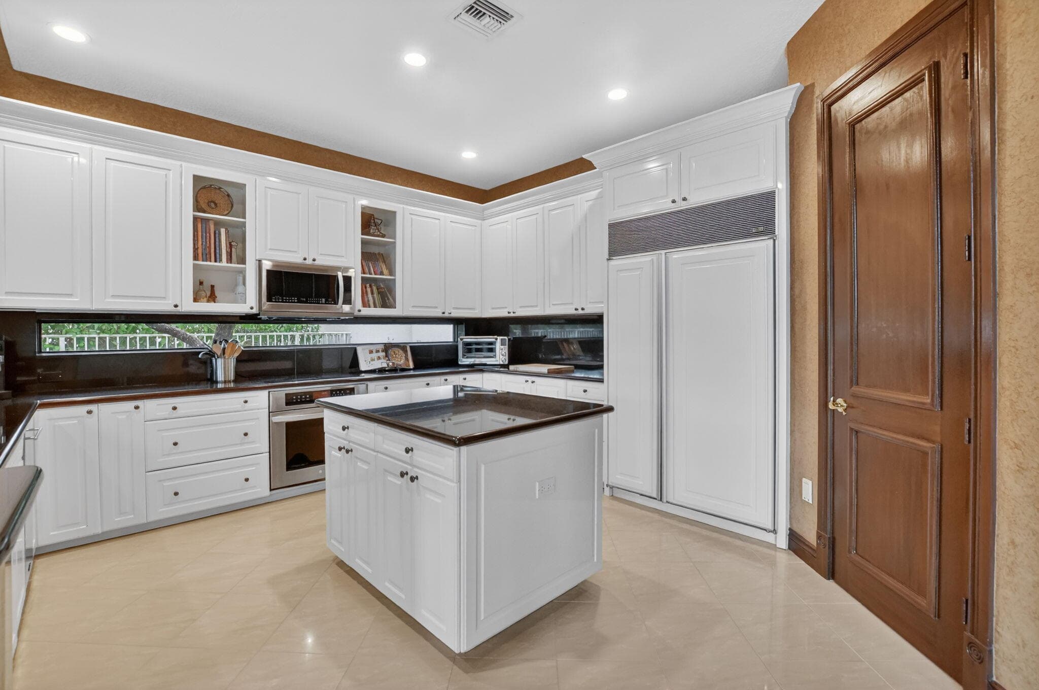 19220 Fox Landing Drive, Boca Raton, FL 33434 — photo 10 of 58