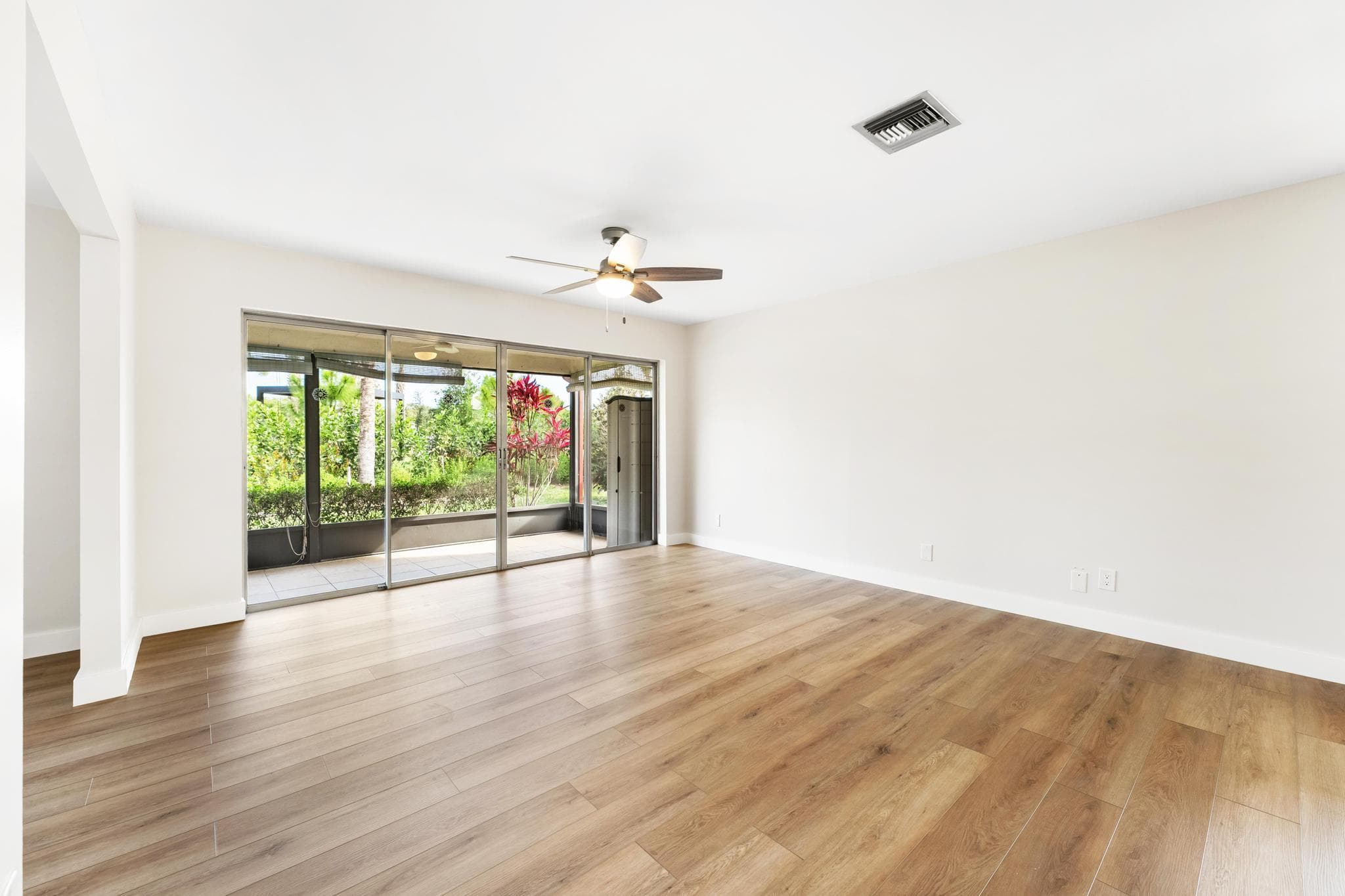 7281 N Pine Park Dr N, Lake Worth, FL 33467 — photo 10 of 42