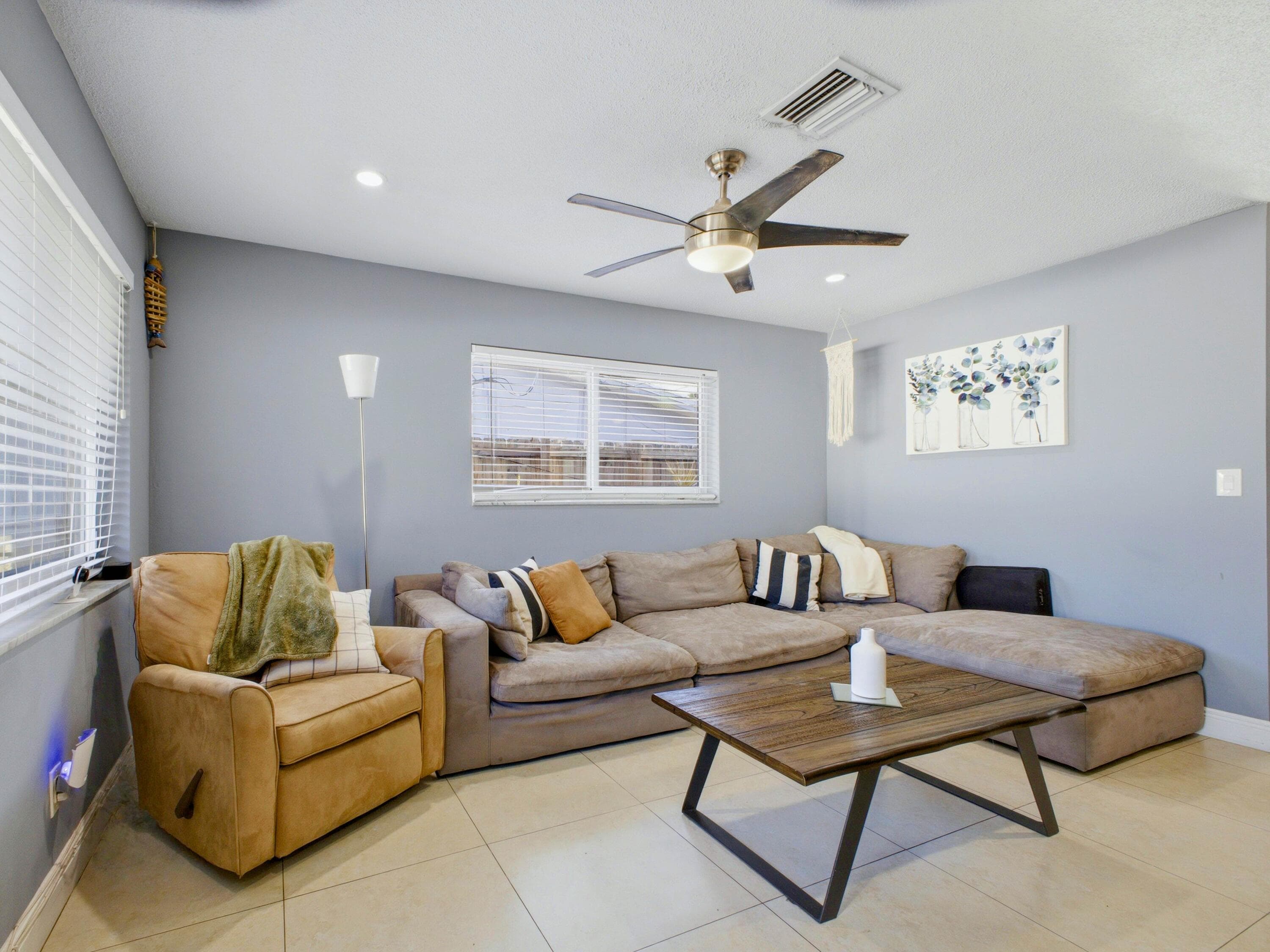 451 SE 1st Avenue A & B, Pompano Beach, FL 33060 — photo 8 of 55