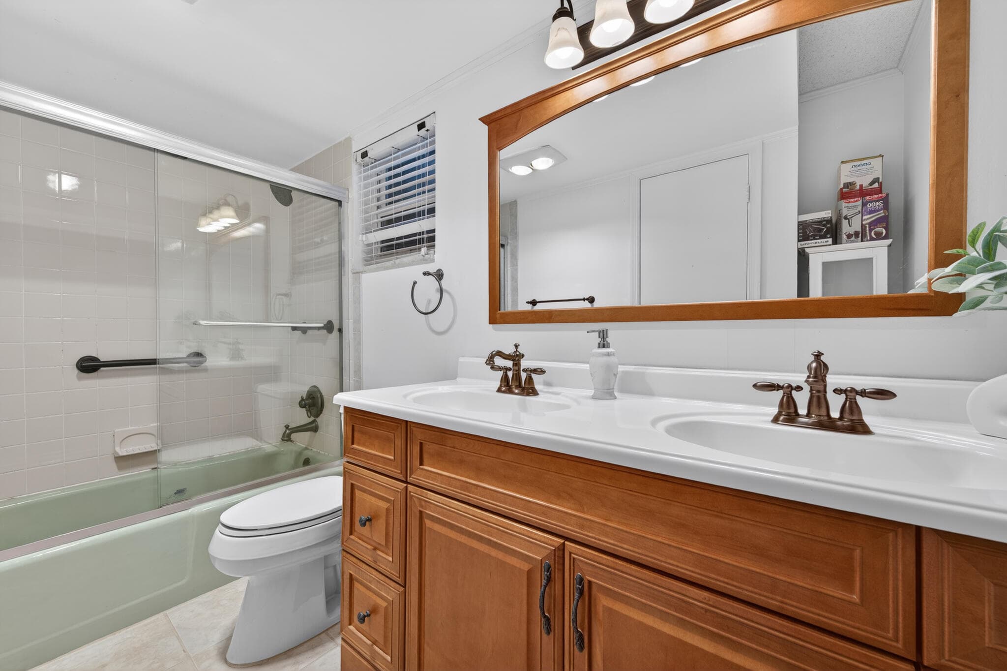 6890 NW 31st Way, Fort Lauderdale, FL 33309 — photo 25 of 37