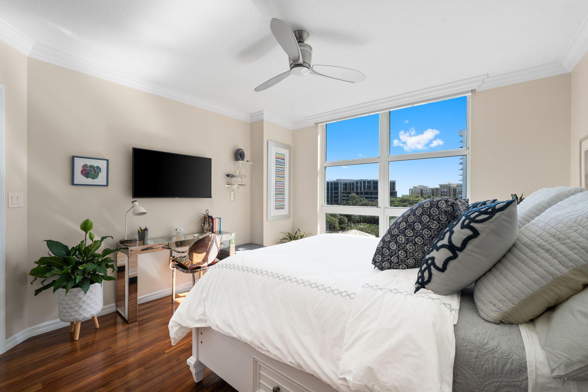 347 N New River Dr Drive E 610, Fort Lauderdale, FL 33301 — photo 11 of 36