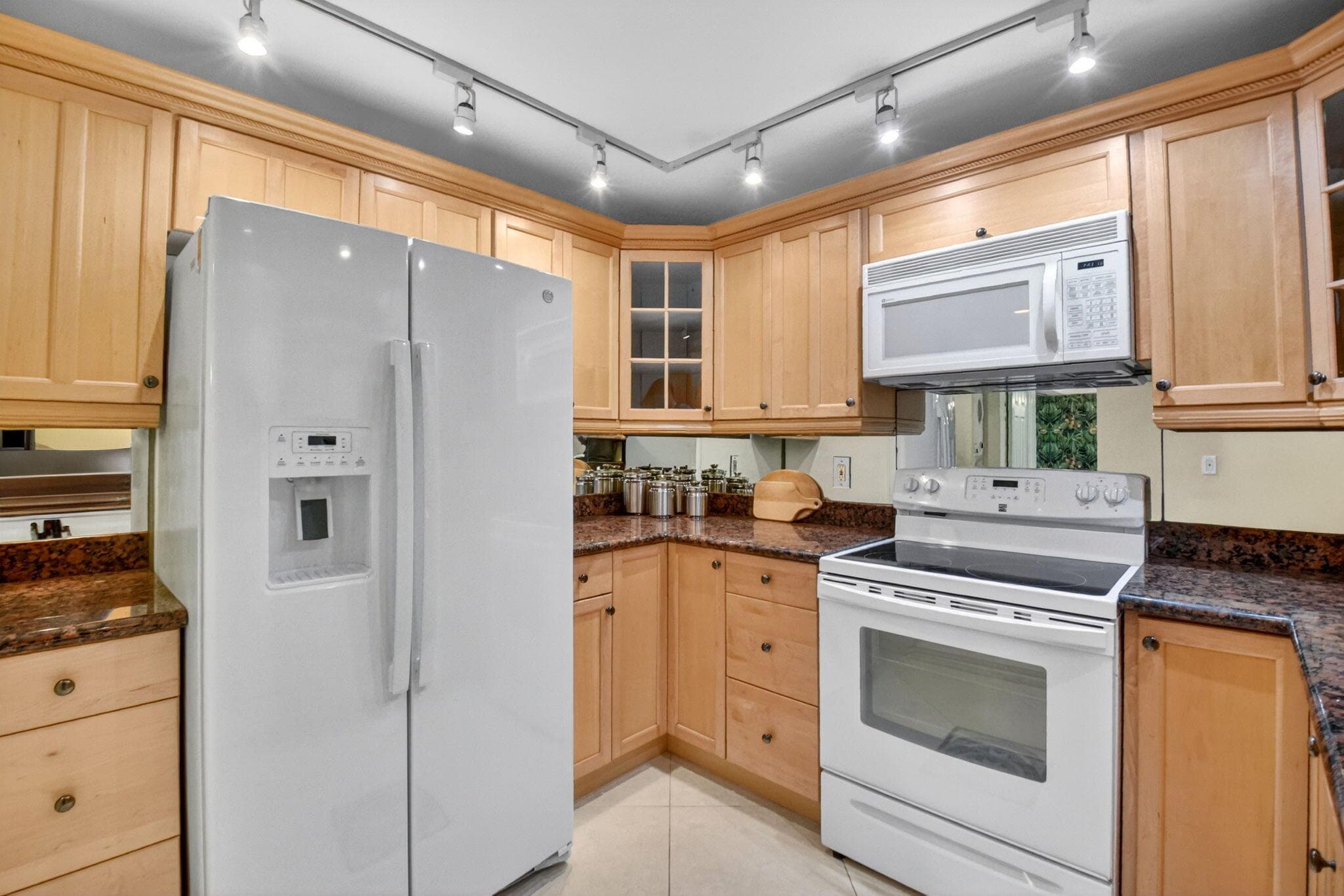 3589 S Ocean Boulevard 609, South Palm Beach, FL 33480 — photo 11 of 61