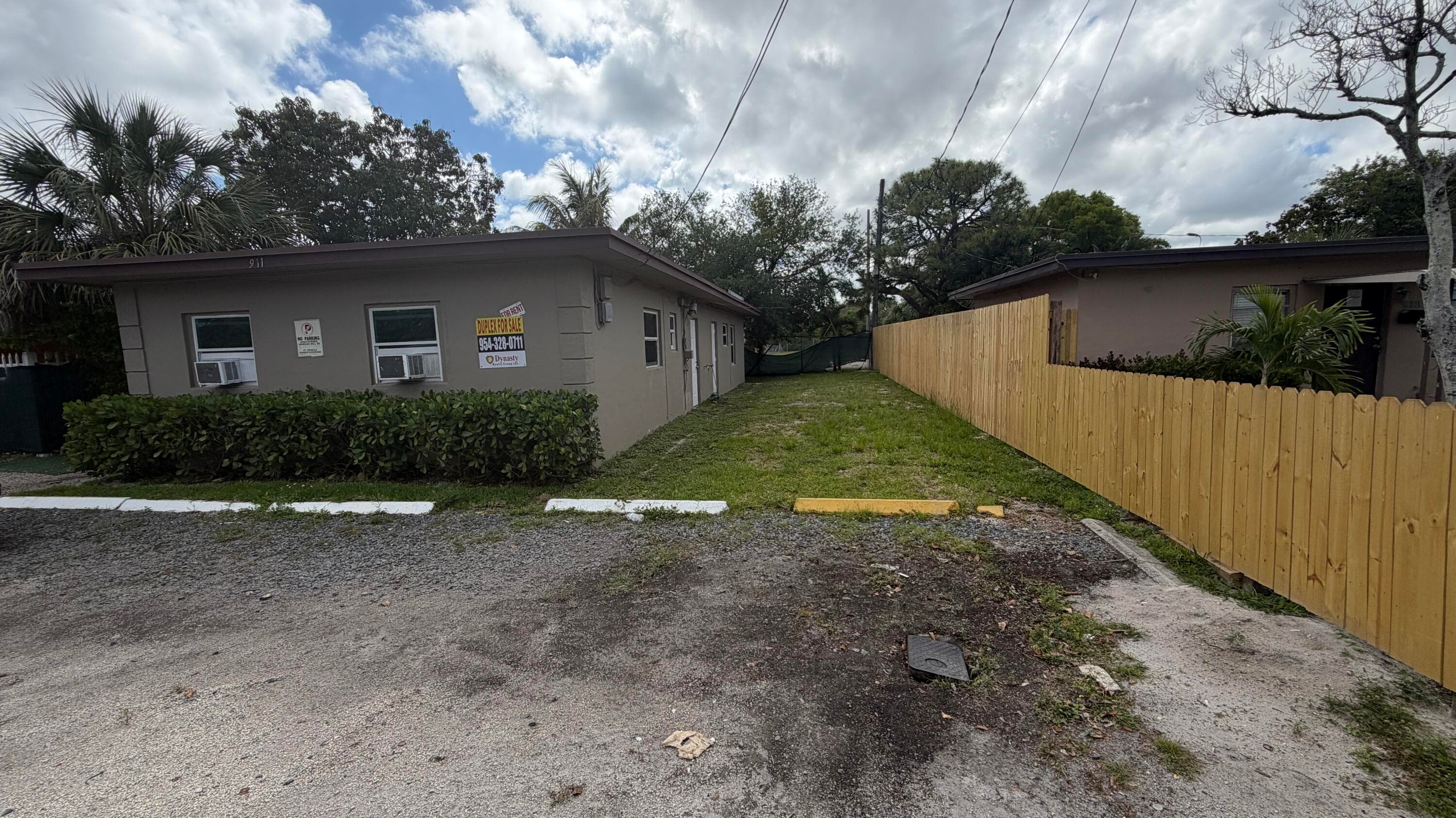 911 NW 12th Avenue 1-2, Fort Lauderdale, FL 33311 — photo 1 of 20